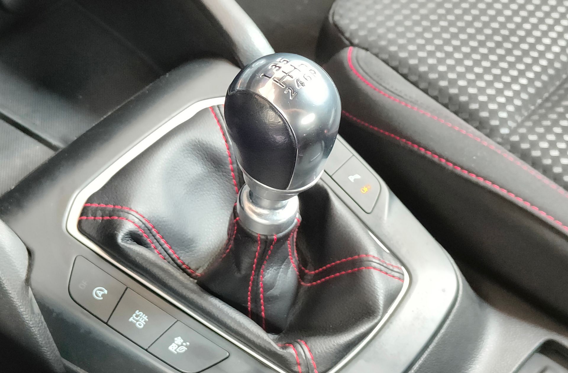 Ford Focus 1.0 EcoBoost ST-Line - foto 5