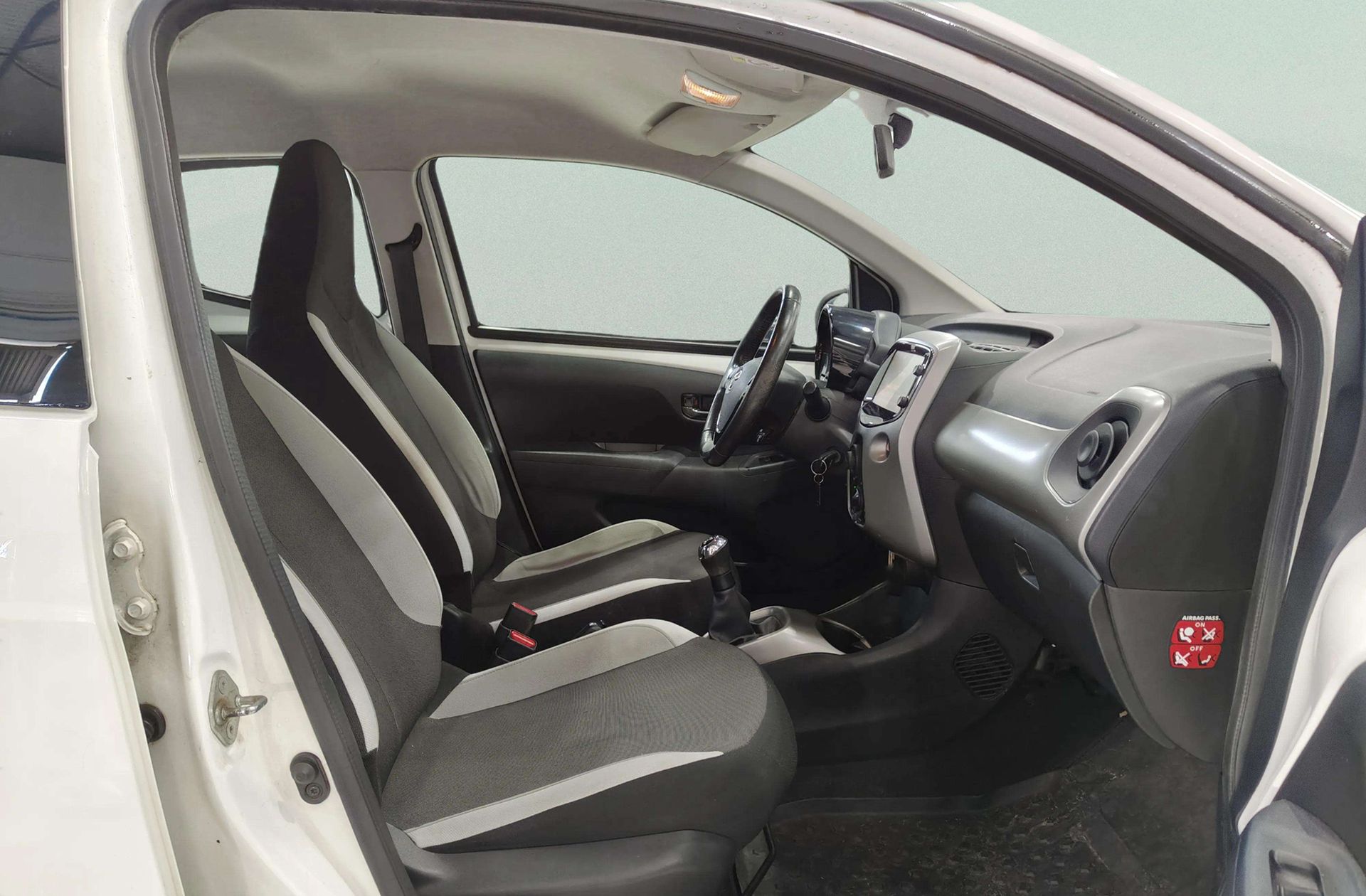 Toyota Aygo 1.0 70 x-play - foto 16