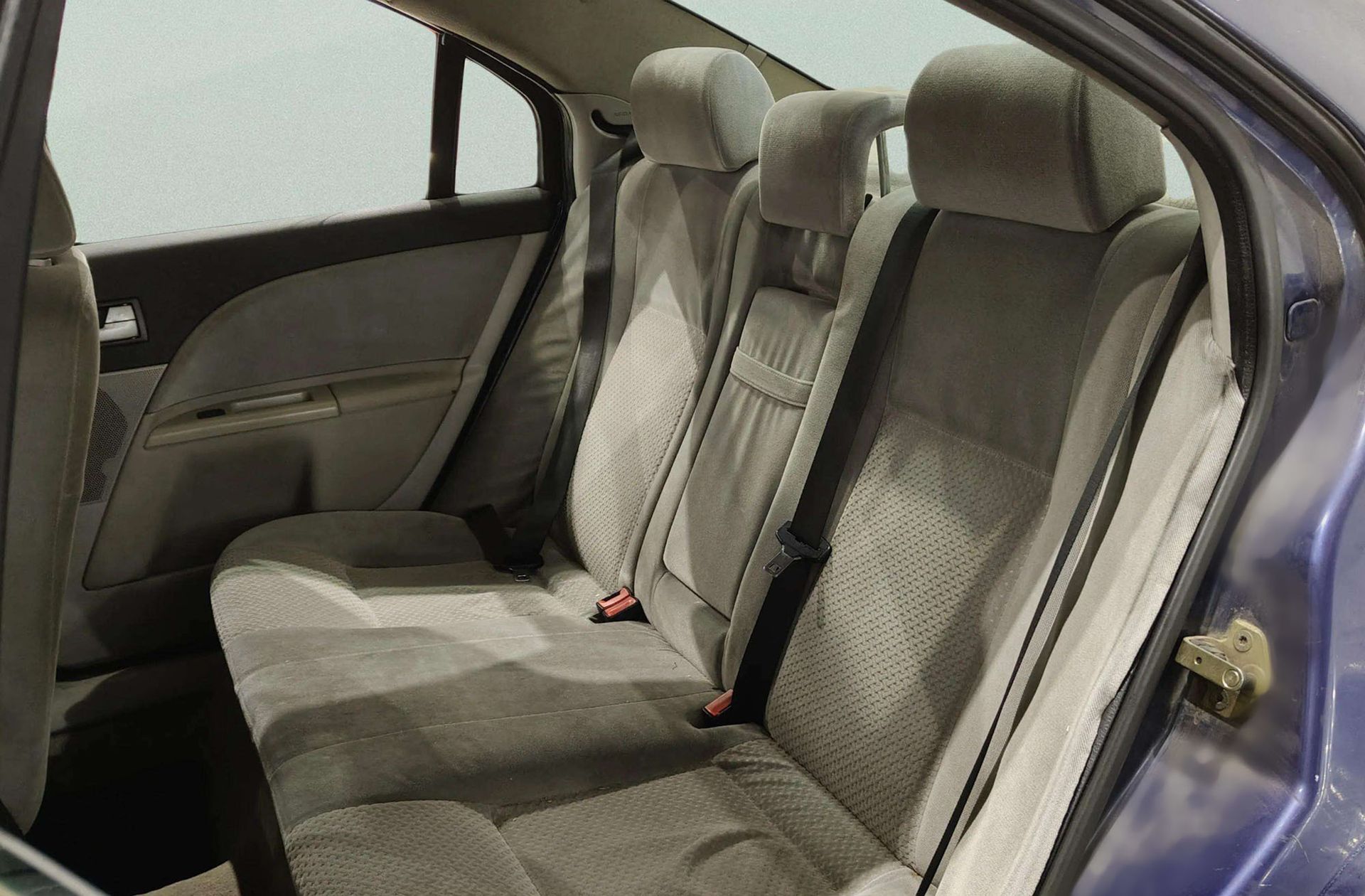 Ford Mondeo 2.0 TDdi Sedan Ghia - foto 10