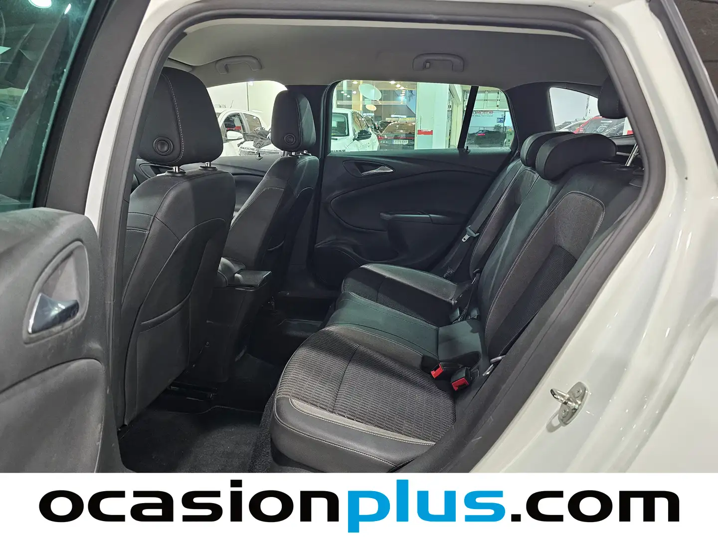 Foto Opel Astra Opel Astra Sports Tourer 1.4T SHT S/S Business Elegance CVT (145 CV)