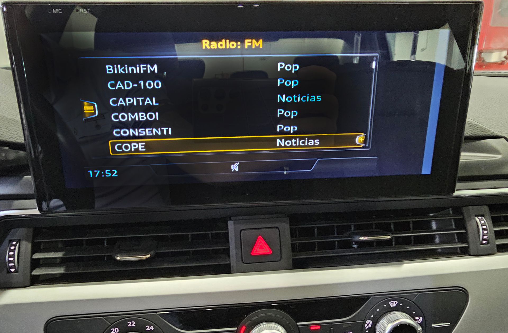 Audi A4 2.0 TDI S tronic - foto 33