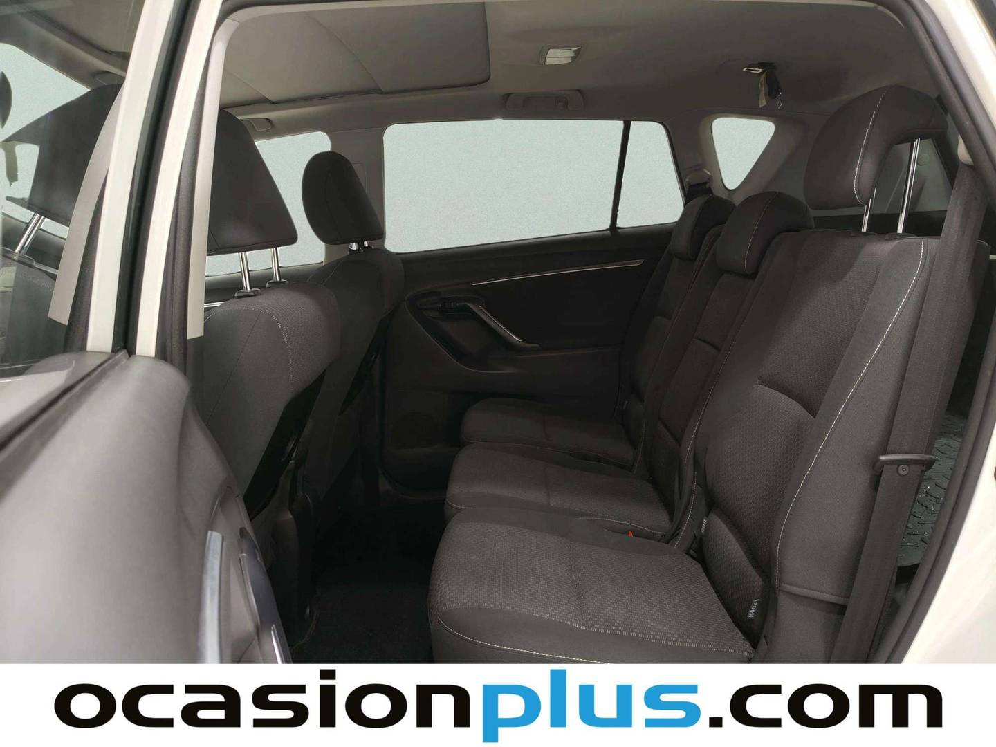 Foto asientos traseros Toyota Verso Toyota Verso 120D Advance (124 CV)