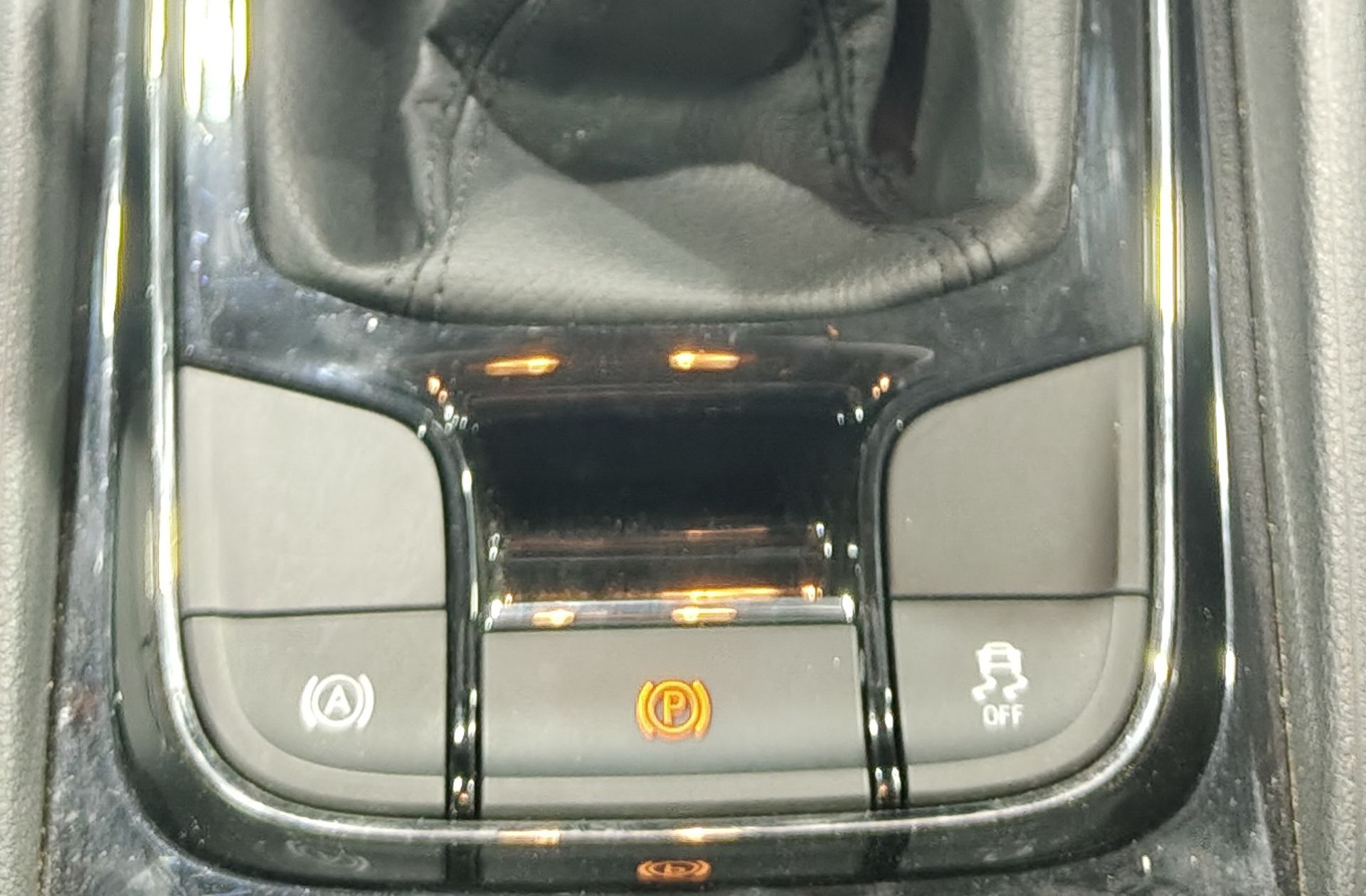 Škoda Karoq 2.0 TDI Selection - foto 29