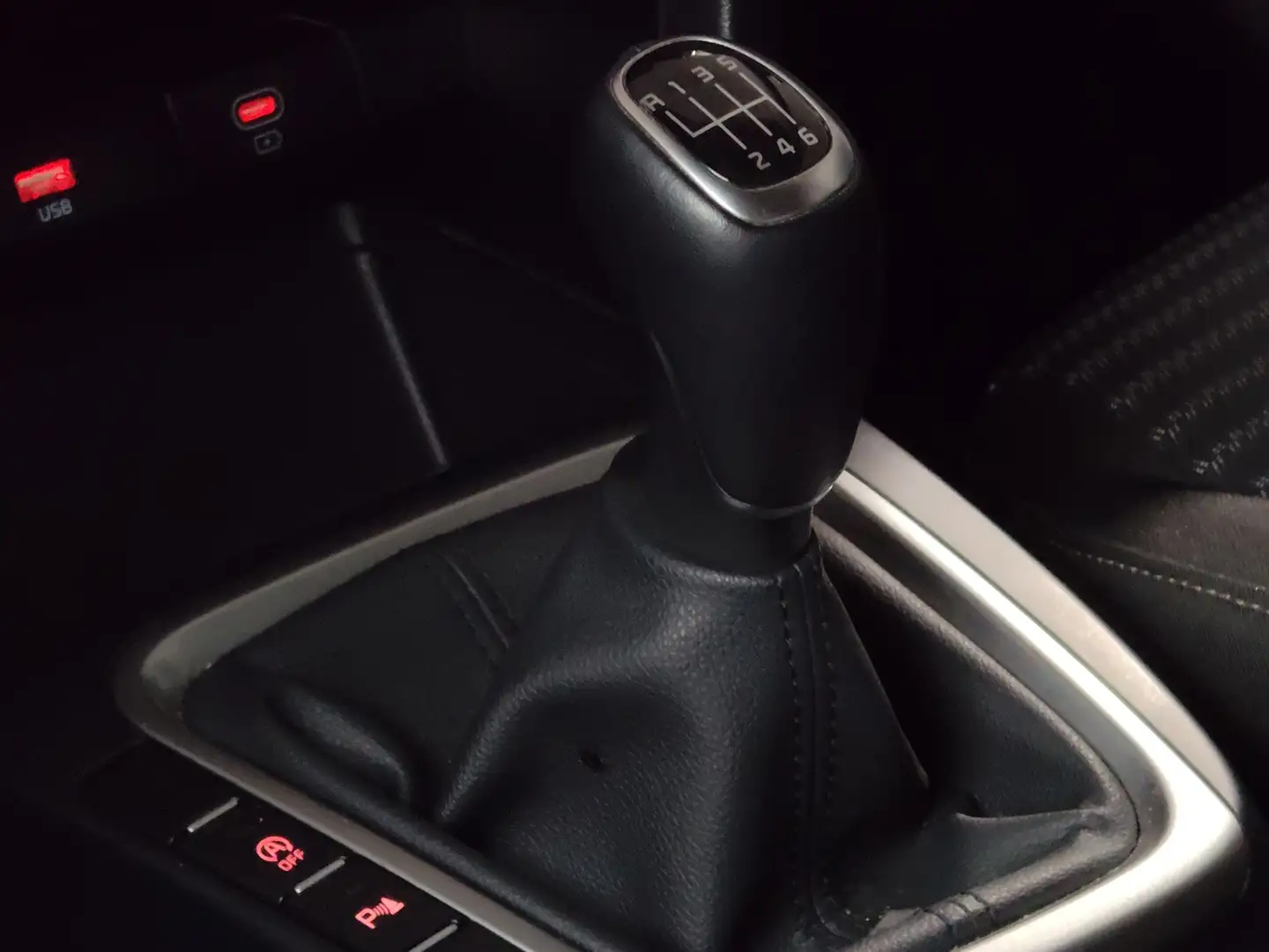 Foto KIA Ceed Kia Ceed 1.0 T-GDI Drive (100 CV)