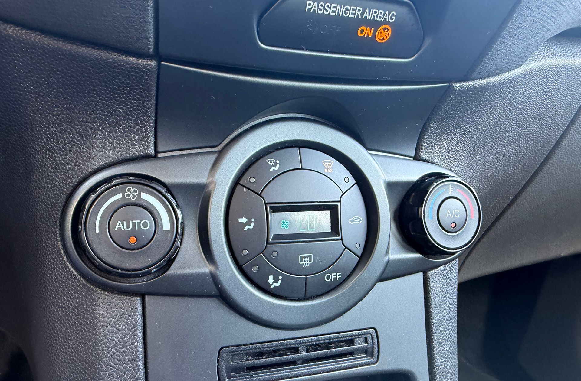 Ford Fiesta 1.0 EcoBoost Trend - foto 25