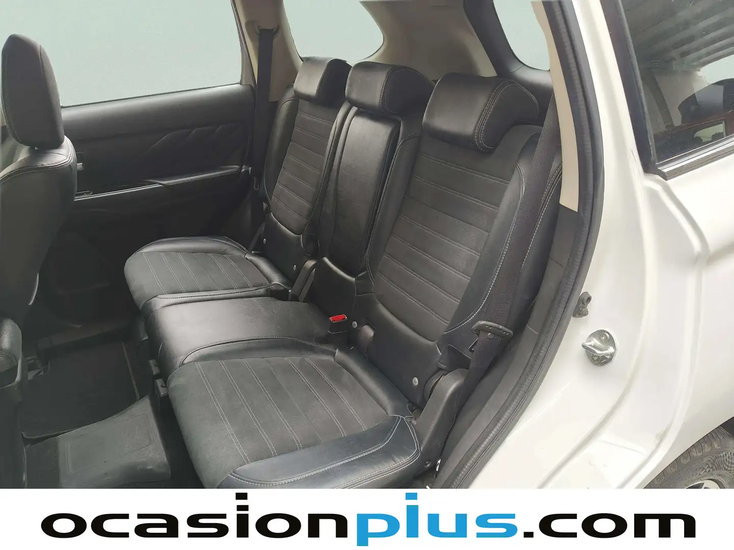 Foto Mitsubishi Outlander Mitsubishi Outlander 2.0 PHEV Kaiteki 4WD Auto (203 CV)