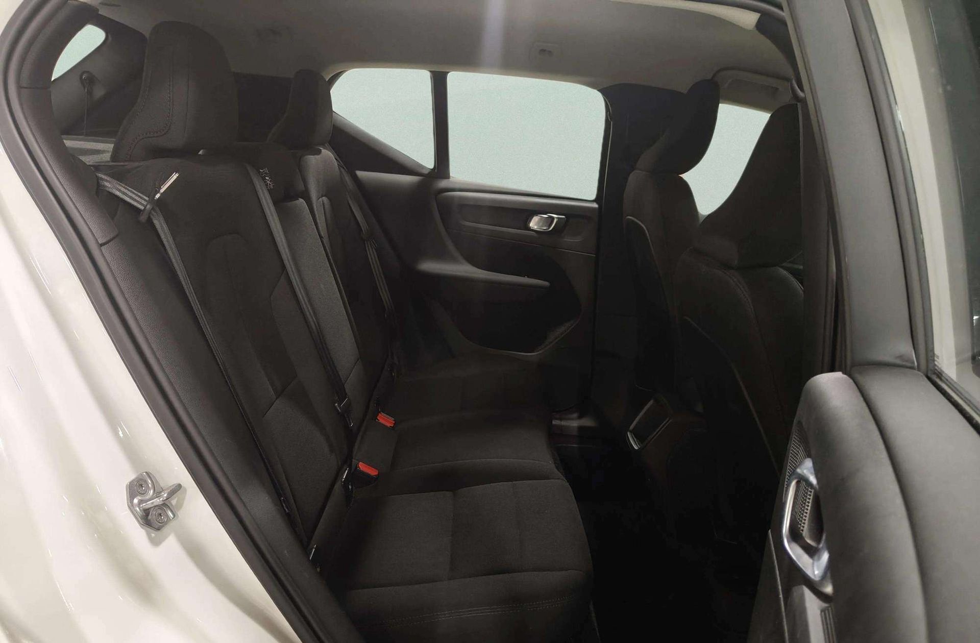 Volvo XC40 T2 Momentum Core - foto 17