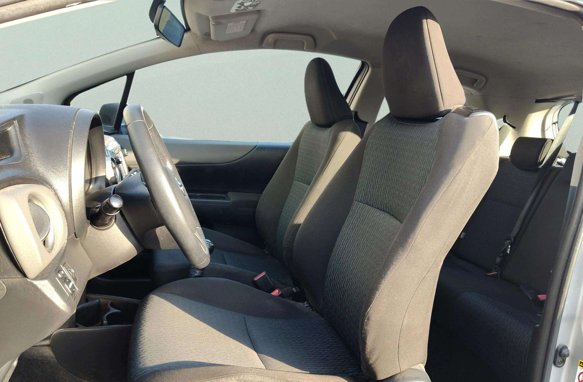 Toyota Yaris 1.3 Active - foto 10
