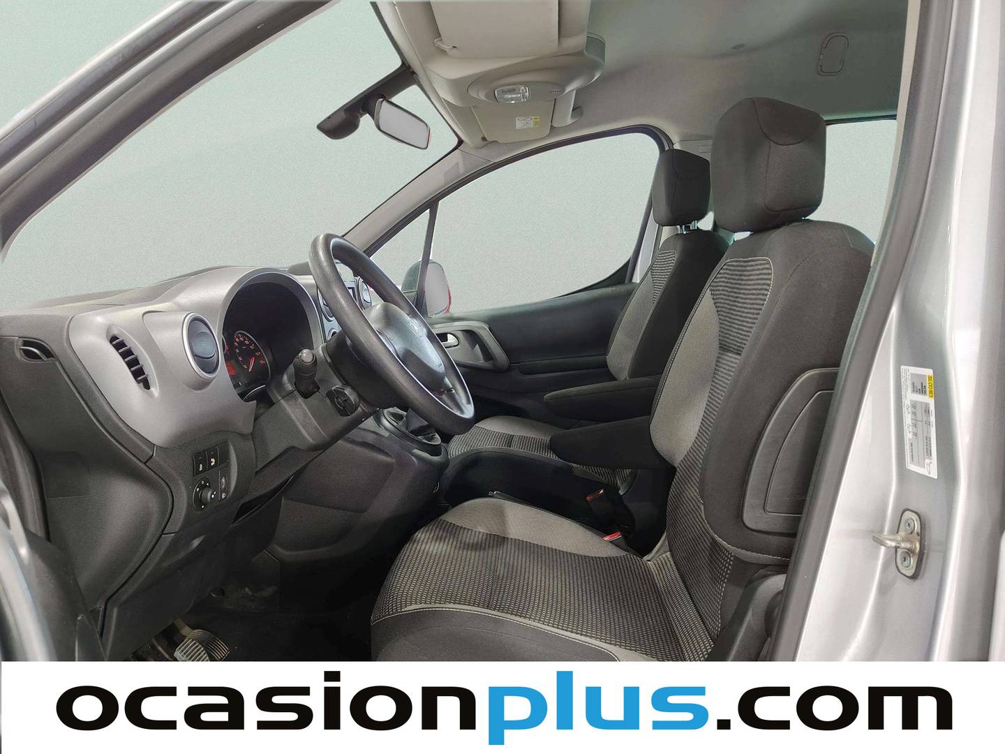 Foto asientos delanteros Peugeot Partner Peugeot Partner Tepee BlueHDi 100 Adventure Edition (100 CV)