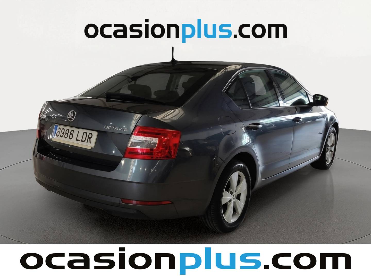 Foto trasera Skoda Octavia Skoda Octavia 1.5 TSI Ambition (150 CV) derecha
