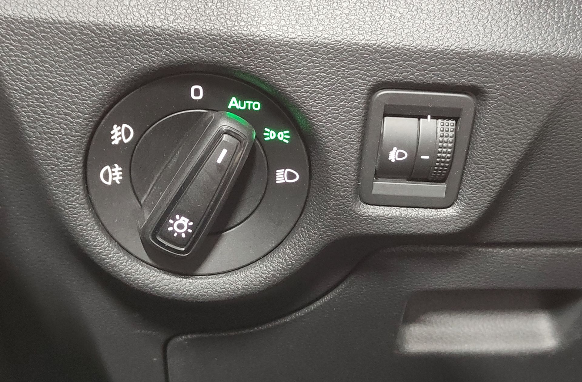 Škoda Scala 1.5 TSI Ambition DSG - foto 12