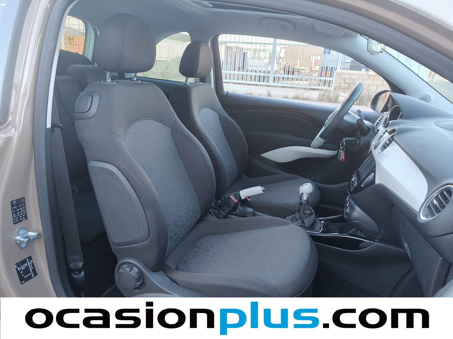 Foto Opel Adam Opel Adam 1.4 XEL Glam (87 CV)