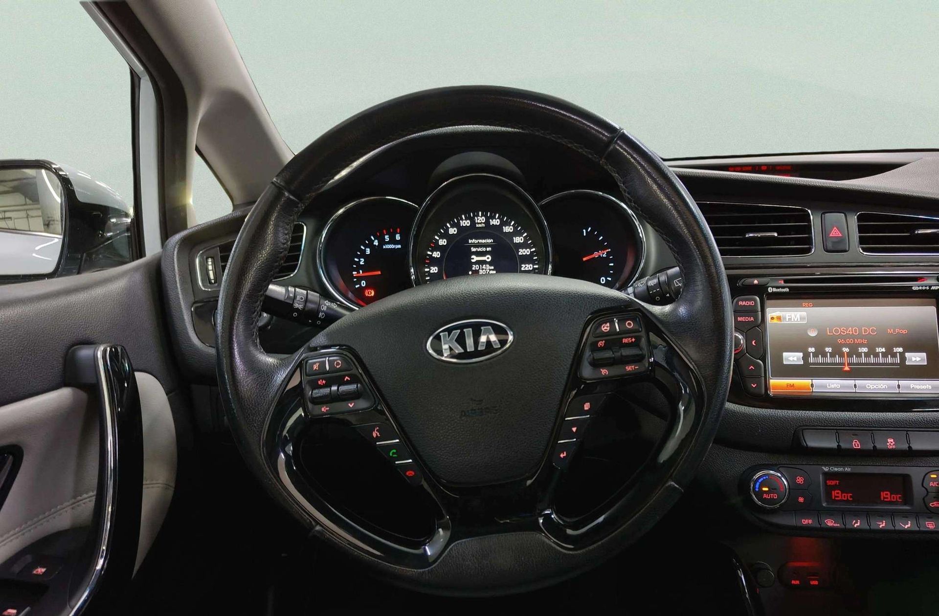Kia Ceed 1.6 CRDi VGT Emotion - foto 23