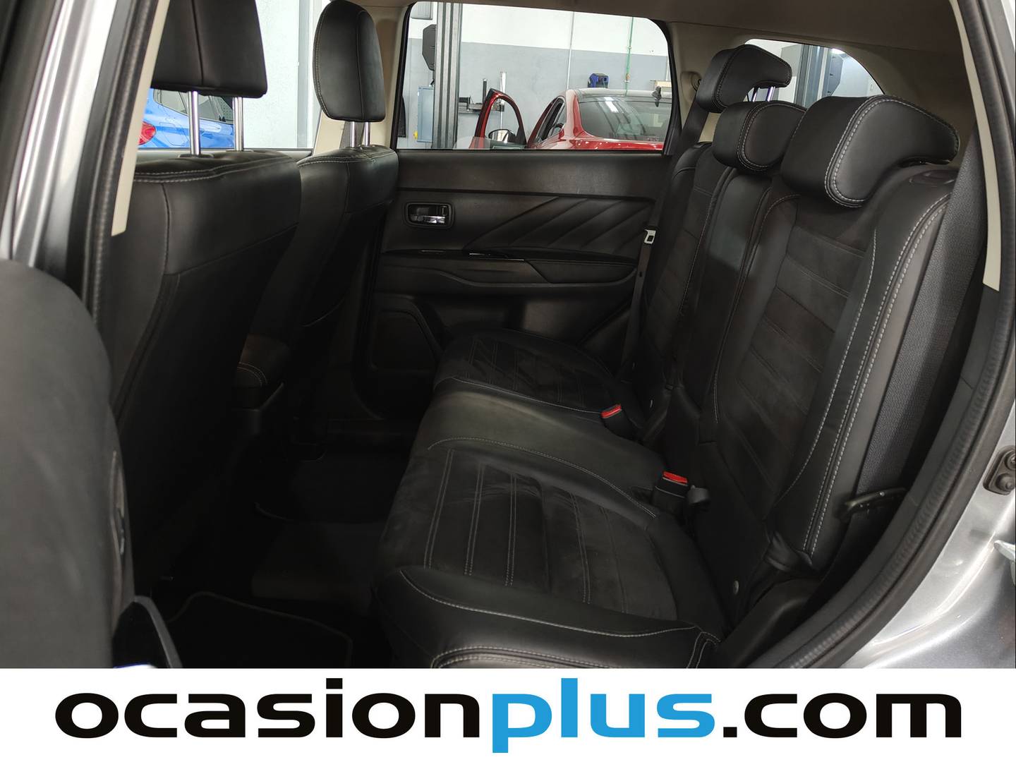 Foto Mitsubishi Outlander Mitsubishi Outlander 2.0 PHEV Kaiteki 4WD Auto (203 CV)