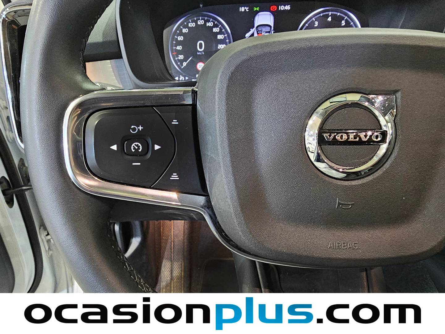 Foto Volvo XC40 Volvo XC40 B3 G Momentum Pro Auto (163 CV)