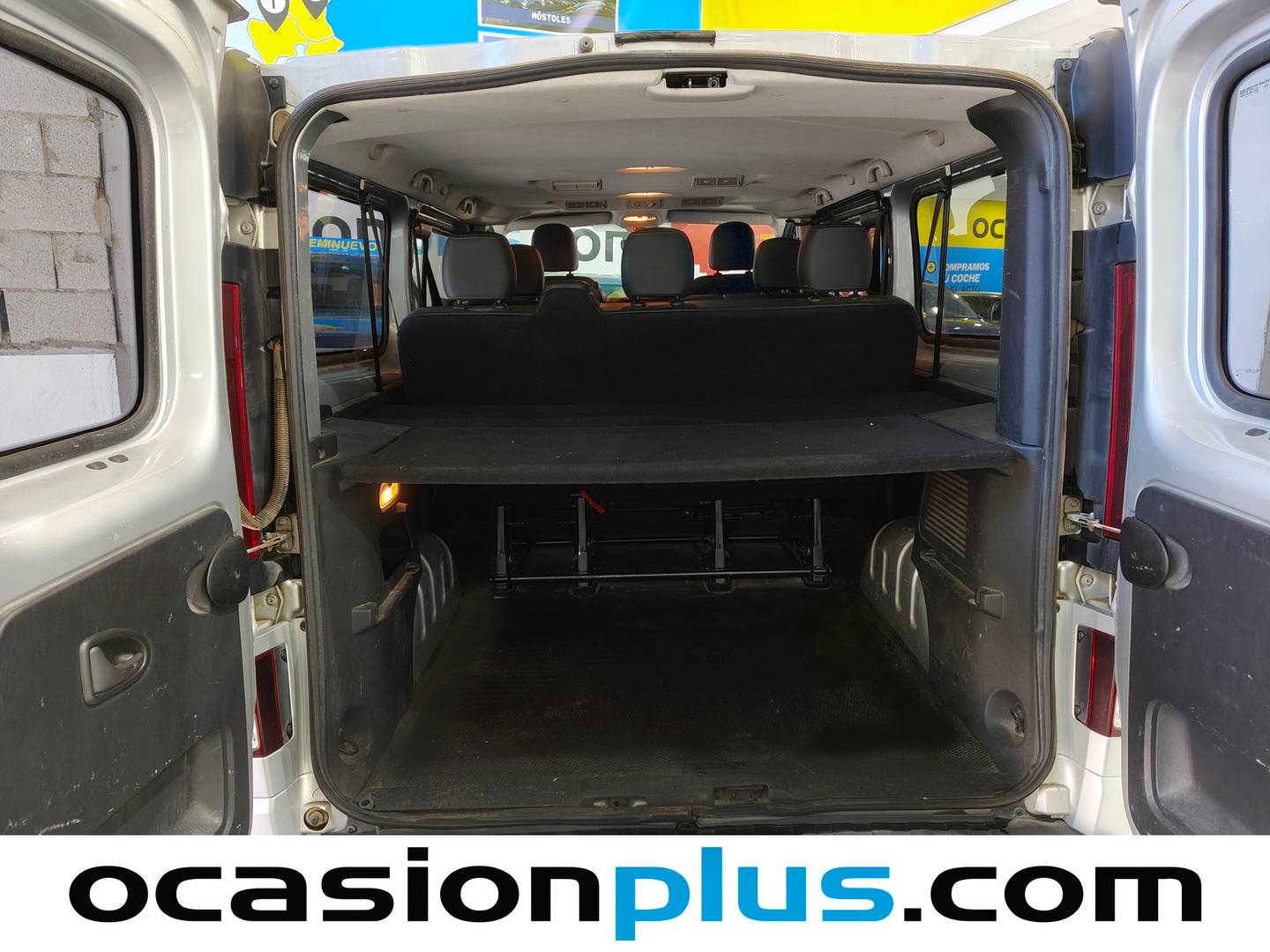 Fotos maletero Opel Vivaro Opel Vivaro Combi 1.6 CDTI L2 2.9t (125 CV) 8 Plazas