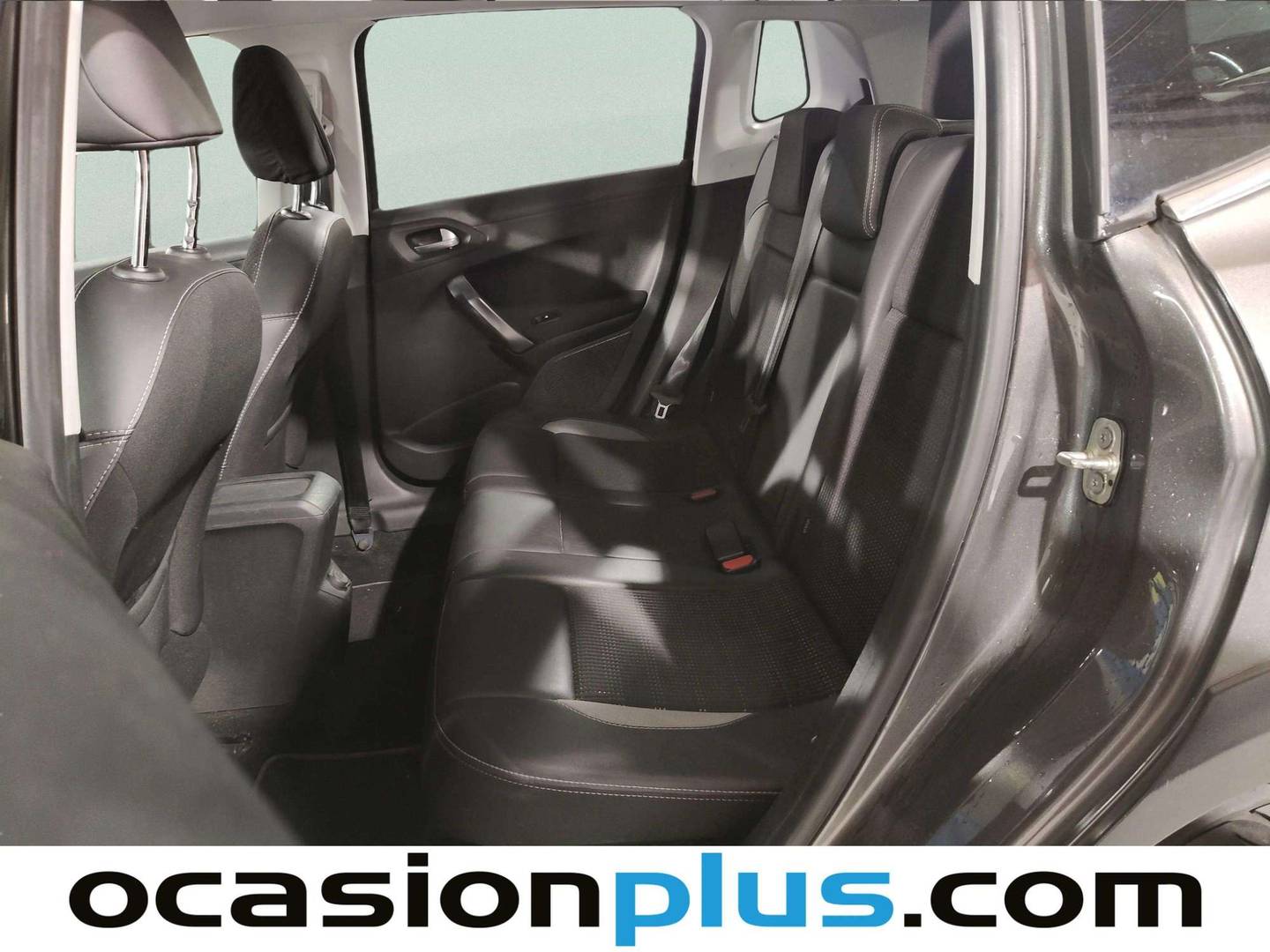 Foto asientos traseros Peugeot 2008 Peugeot 2008 BlueHDi 100 Allure (100 CV)