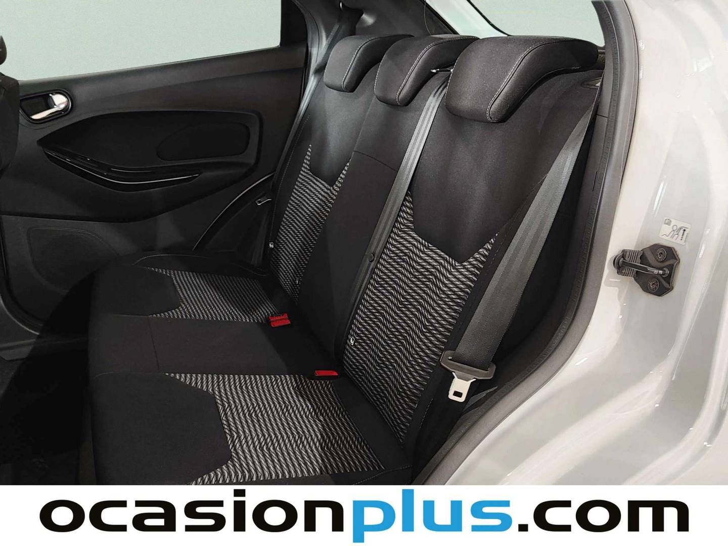 Foto asientos traseros Ford Ka+ Ford Ka+ 1.2 Ti-VCT White Edition 85 CV)