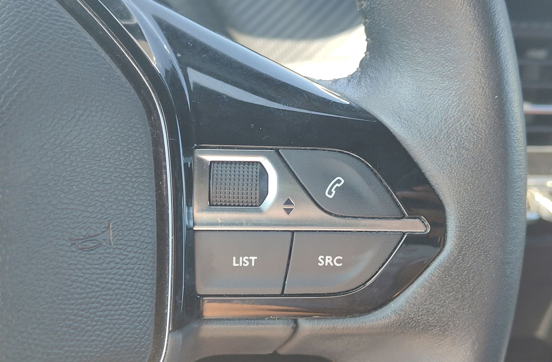Peugeot 2008 PureTech 100 Active Pack - foto 23