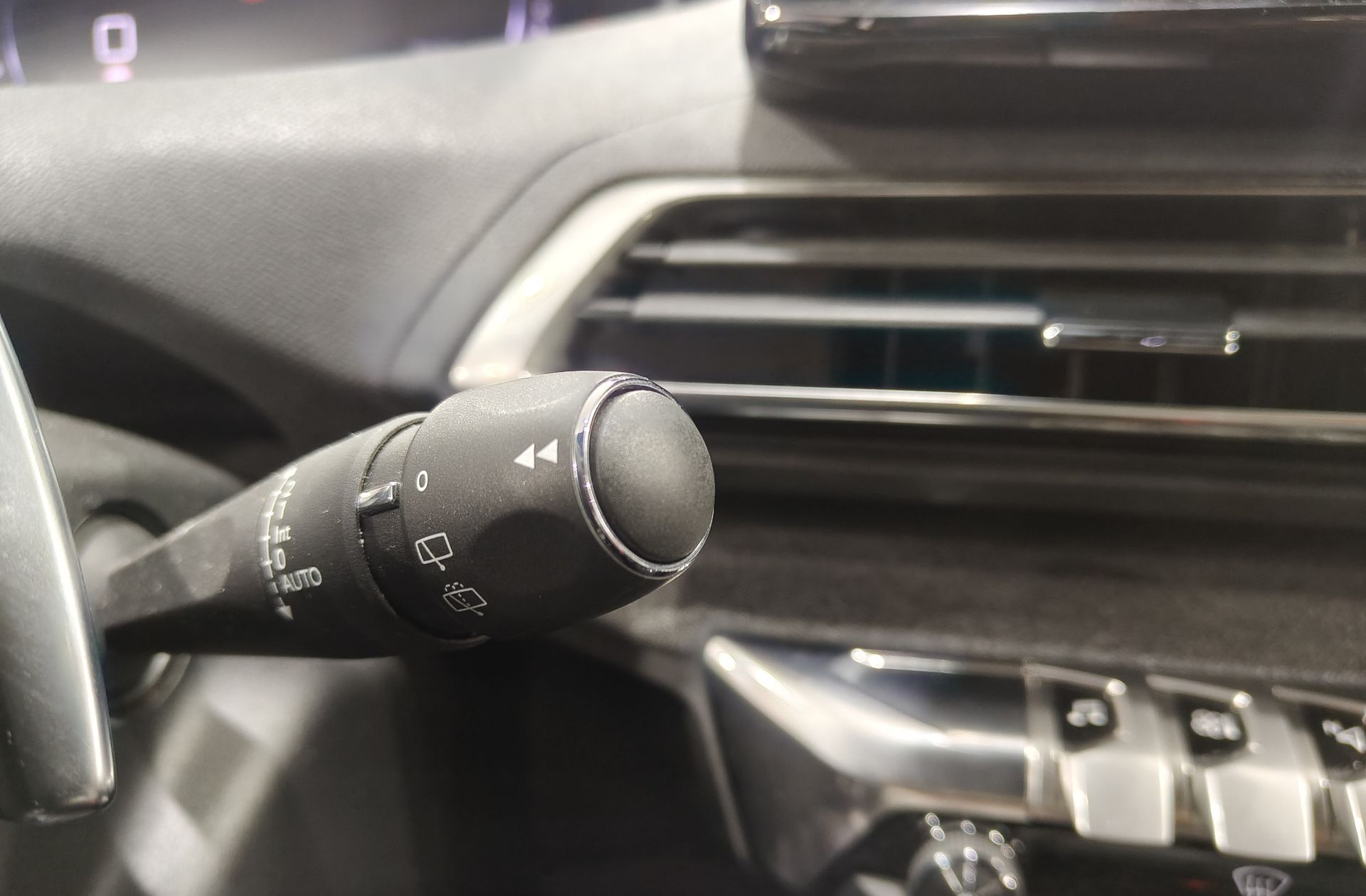 Peugeot 5008 PureTech 130 Allure Pack EAT8 7 plazas - foto 31