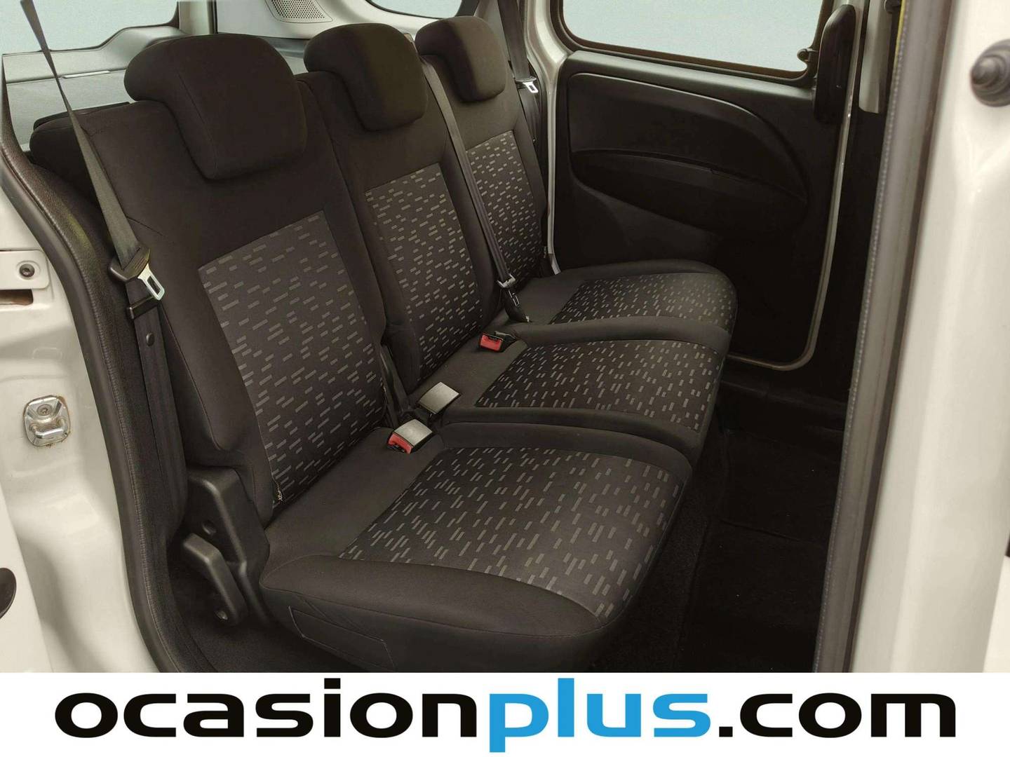 Foto asientos traseros Opel Combo Opel Combo Tour 1.3 CDTI Expression L1H1 (95 CV)