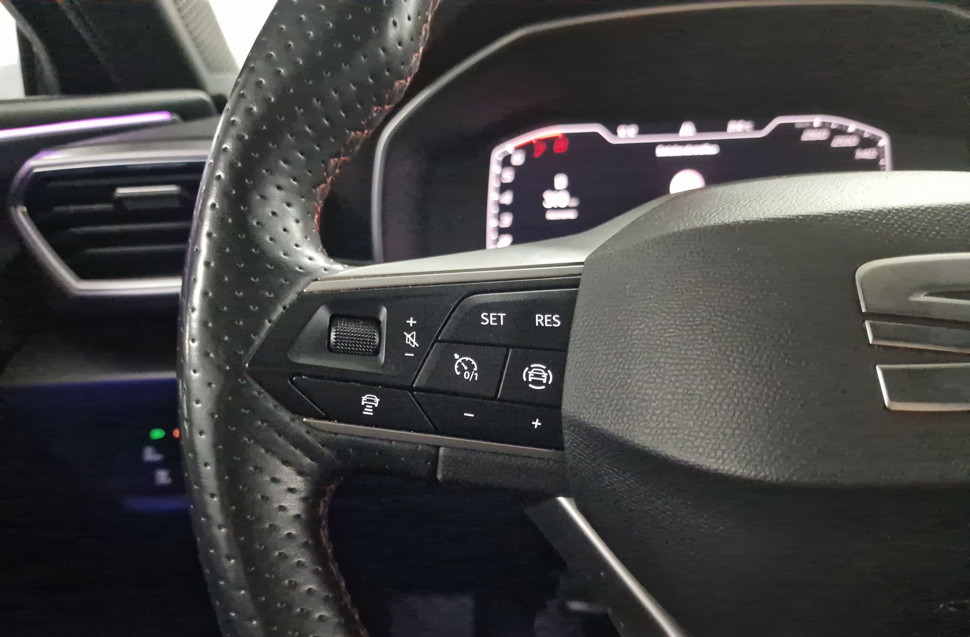 SEAT León 1.0 TSI FR 25 Aniversario - foto 30