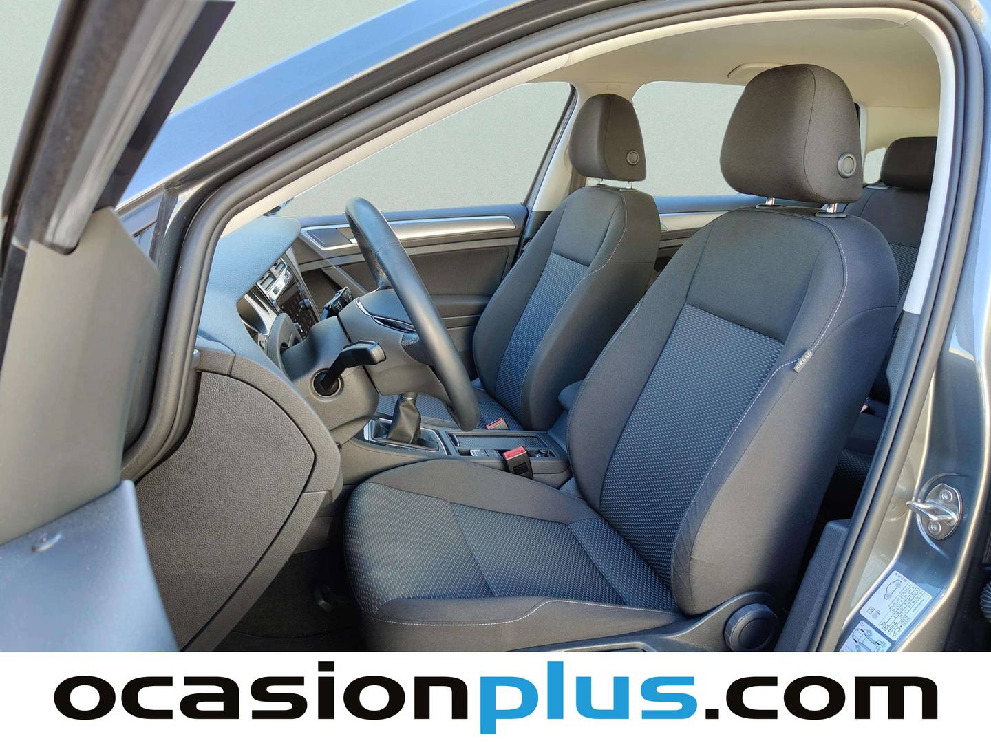 Foto asientos delanteros Volkswagen Golf Volkswagen Golf Business 1.5 TSI Evo (130 CV)