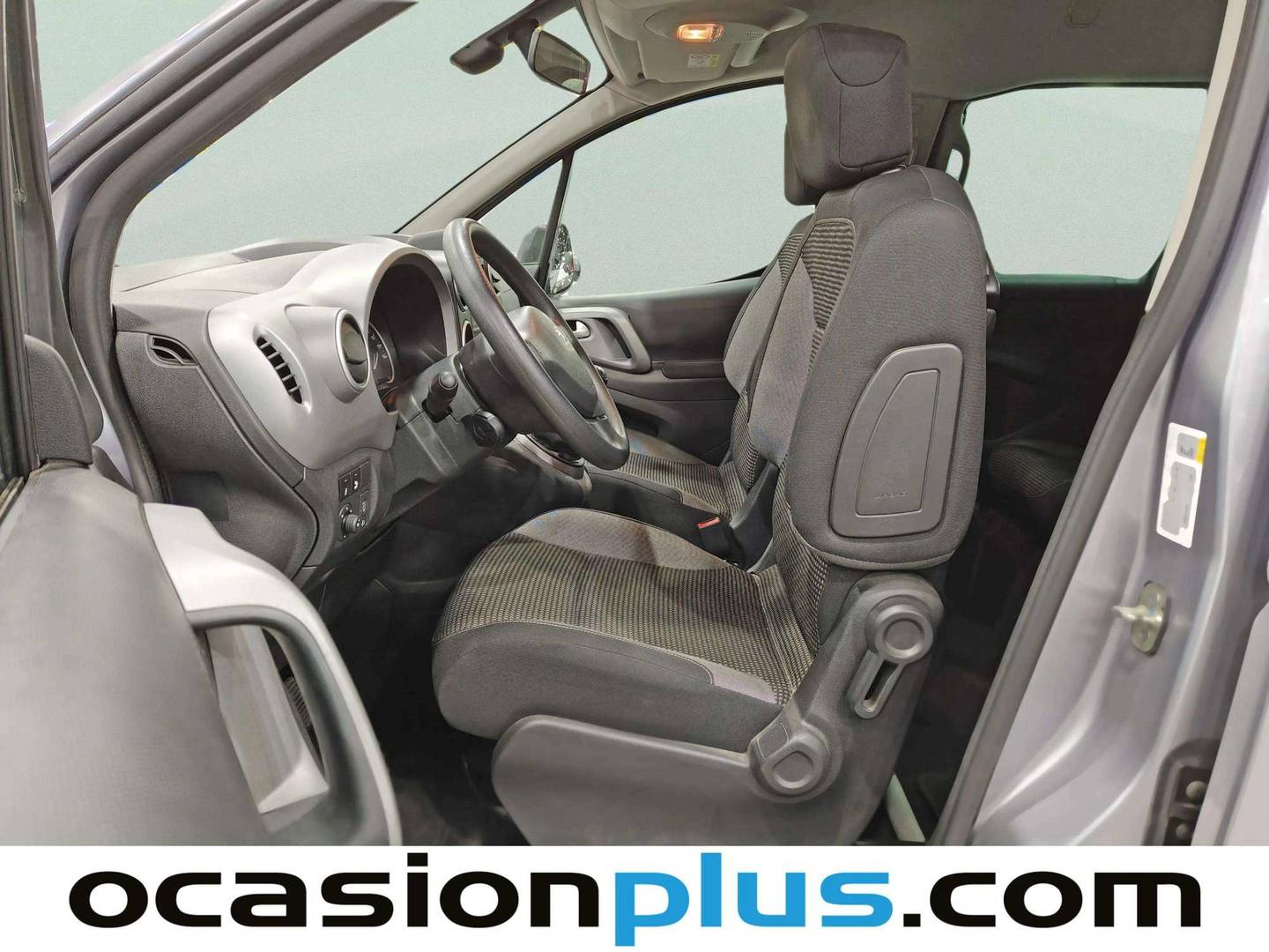 Foto asientos delanteros Peugeot Partner Peugeot Partner Tepee BlueHDi 100 Outdoor (100 CV)