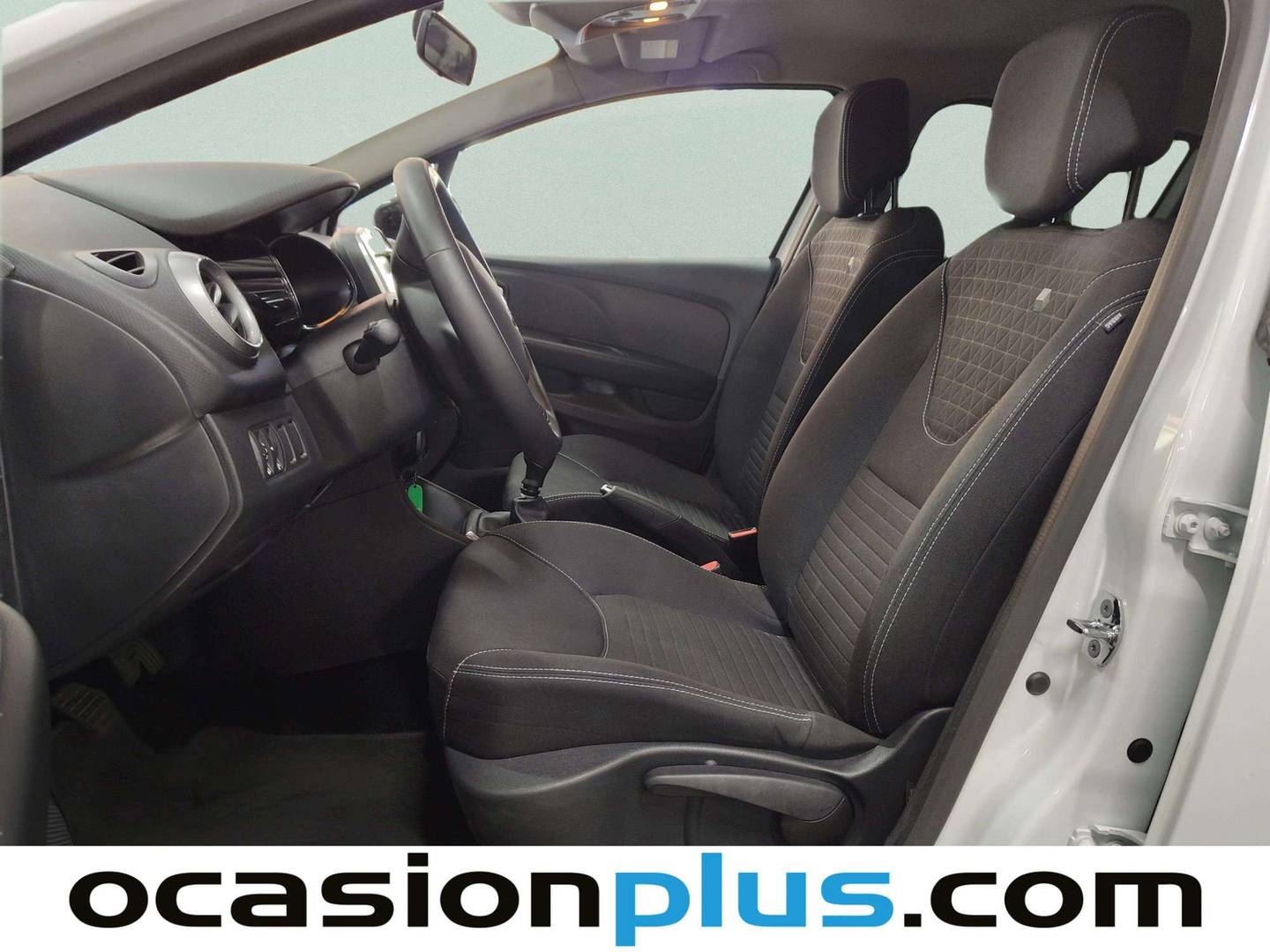 Foto asientos delanteros Renault Clio Renault Clio Limited 1.2 16v (75 CV)