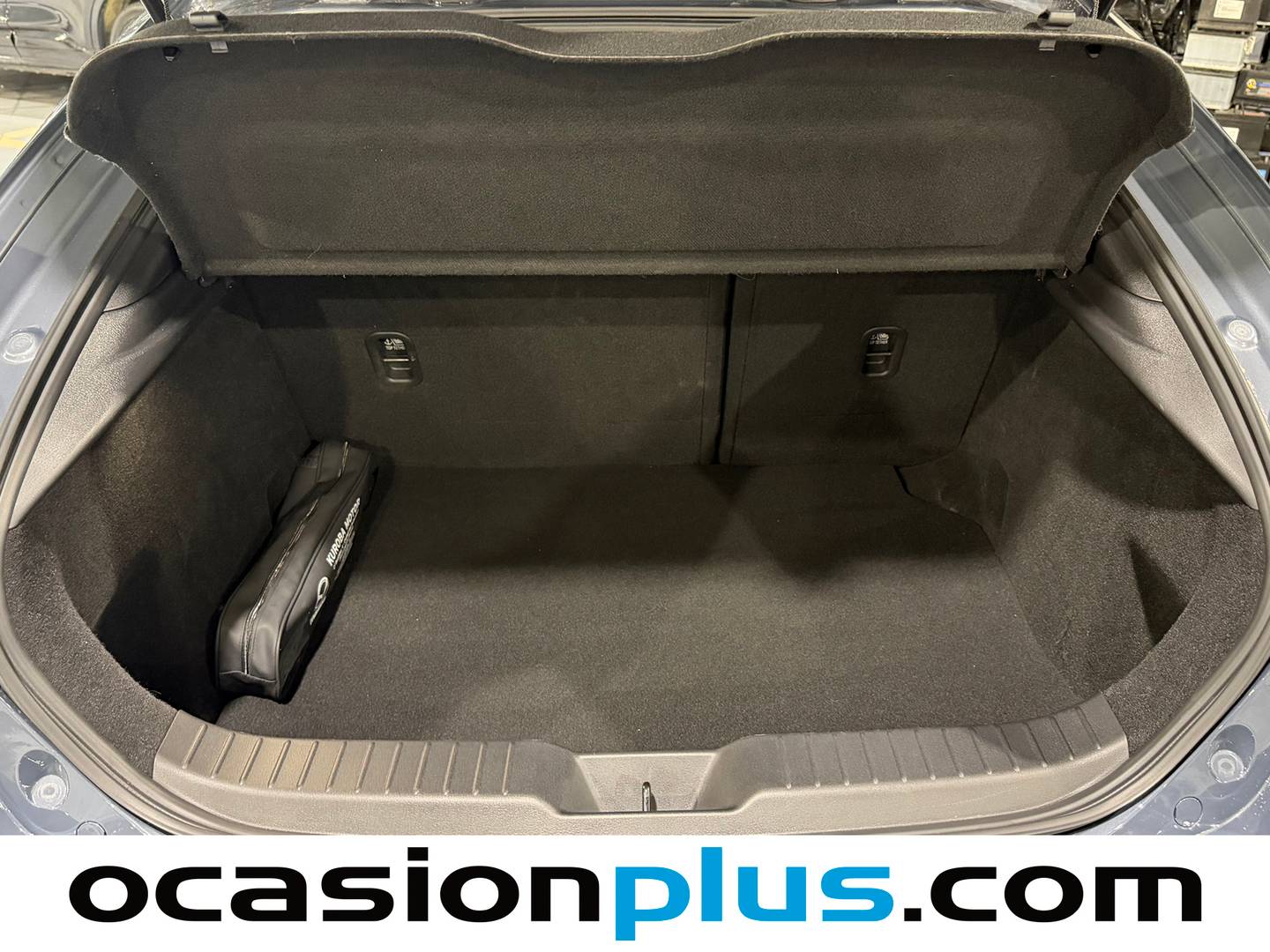 Fotos maletero Mazda Mazda3 Mazda Mazda 3 2.0 e-SKYACTIV-G Exclusive-Line Plus AT (150 CV)