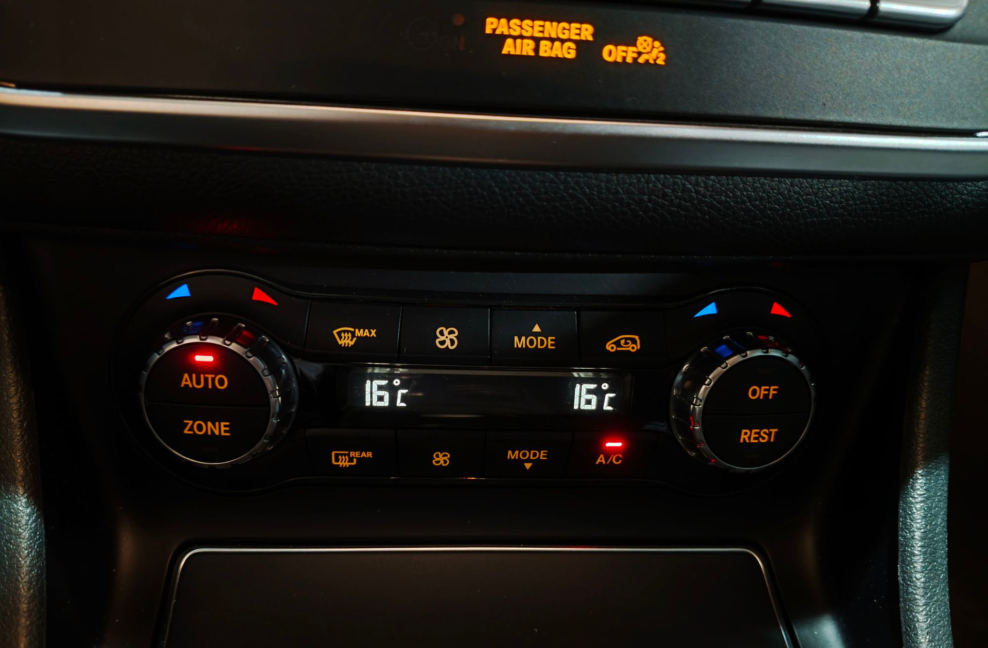 Mercedes-Benz GLA 180 - foto 31