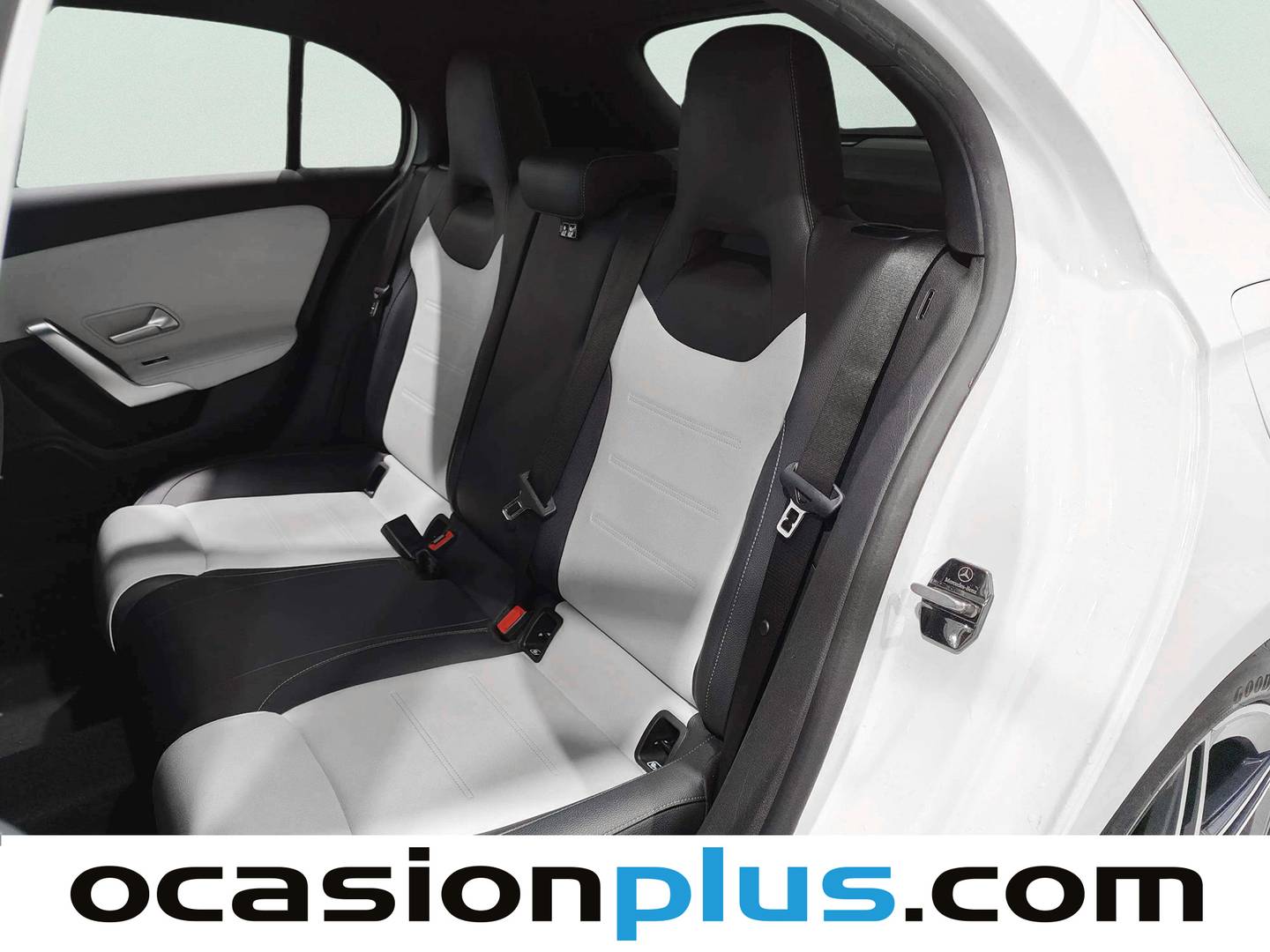Foto asientos traseros Mercedes Clase A Mercedes-Benz Clase A 200 d (150 CV) Pack AMG