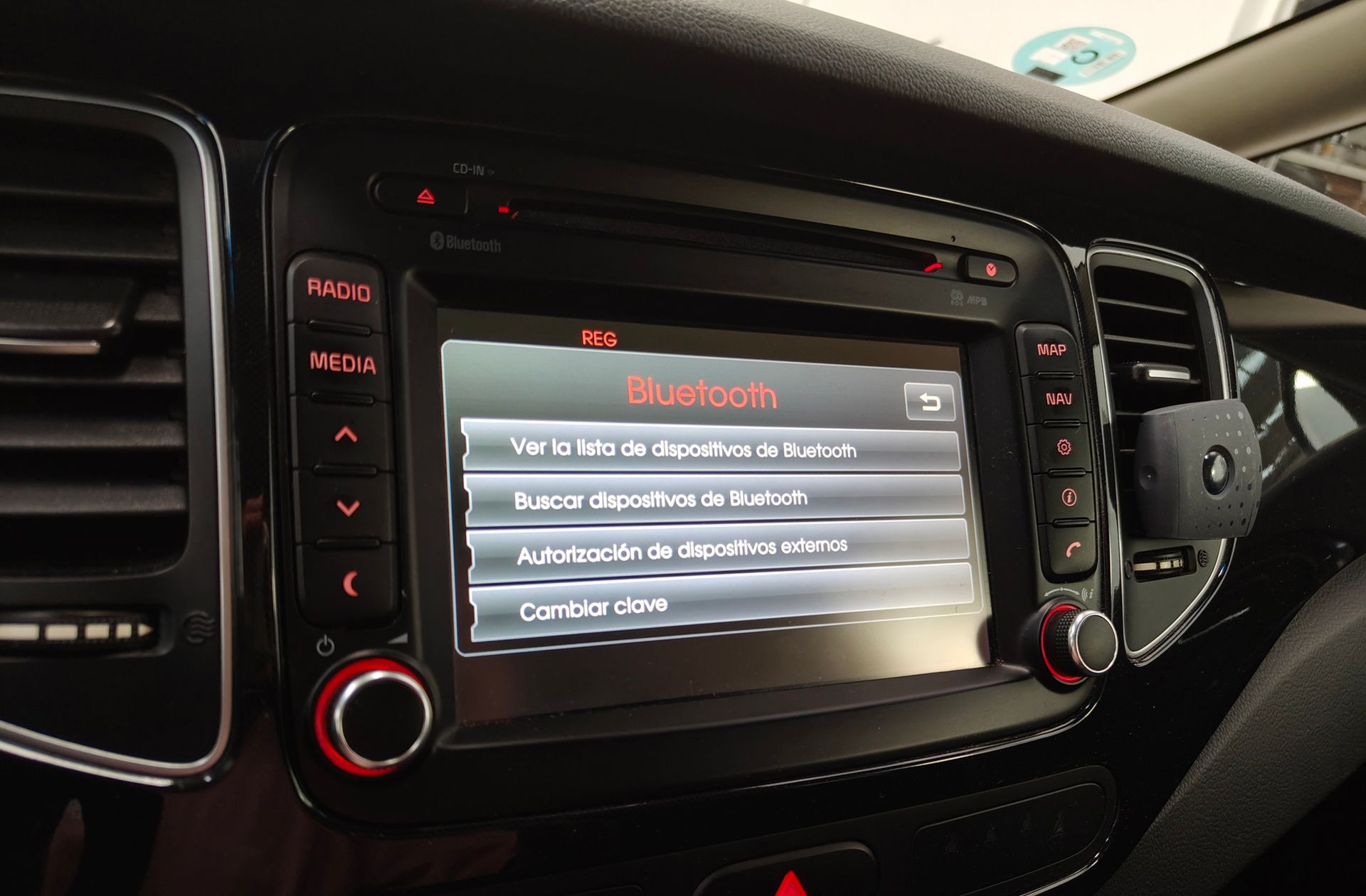 Kia Carens 1.6 GDi Uefa Euro 2016 Eco-Dynamics - foto 31