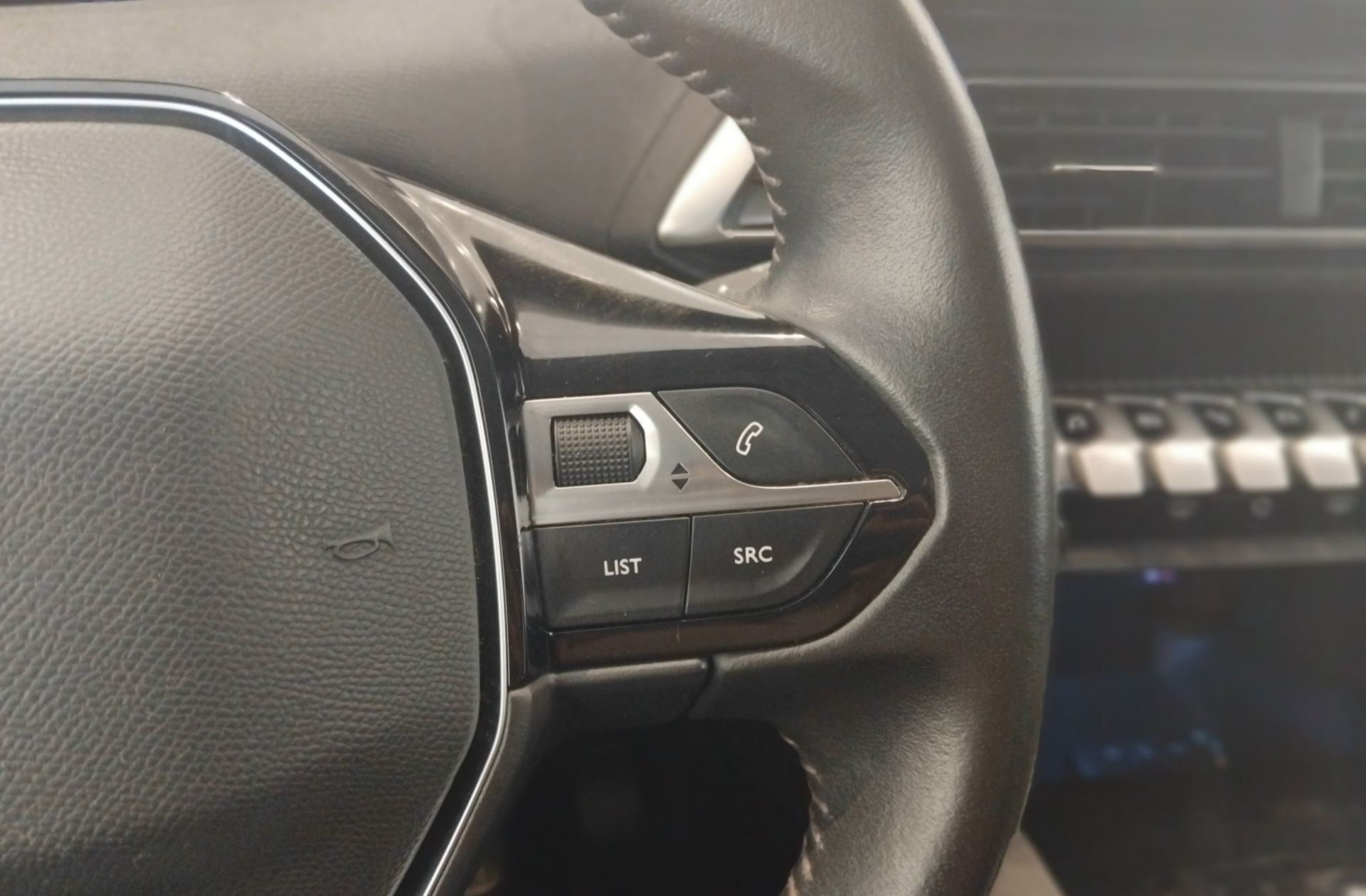 Peugeot 5008 PureTech 130 Style 7 plazas - foto 28