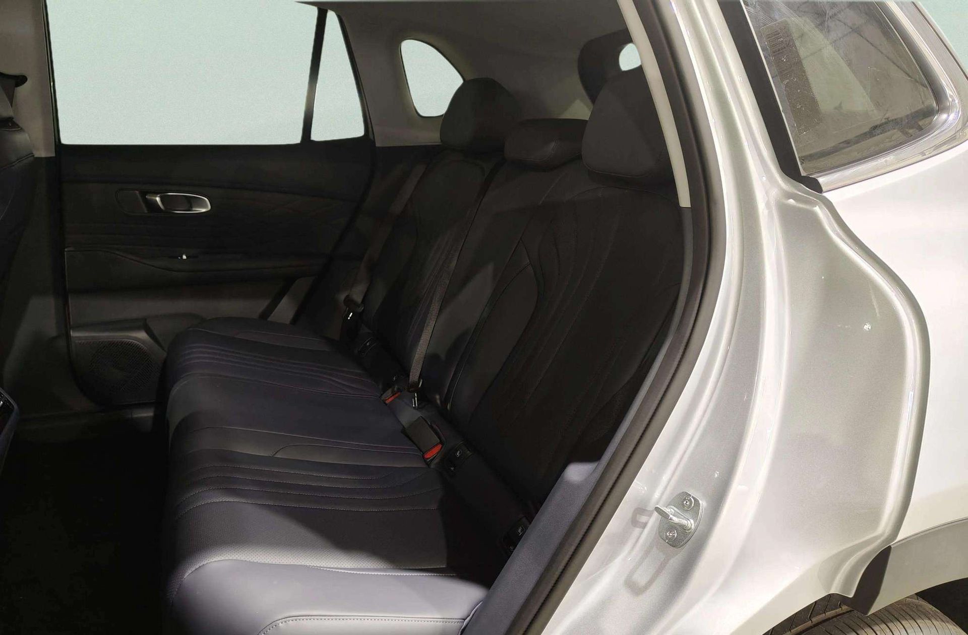 Geely Starray EM-i 1.5 PHEV Pro - foto 14