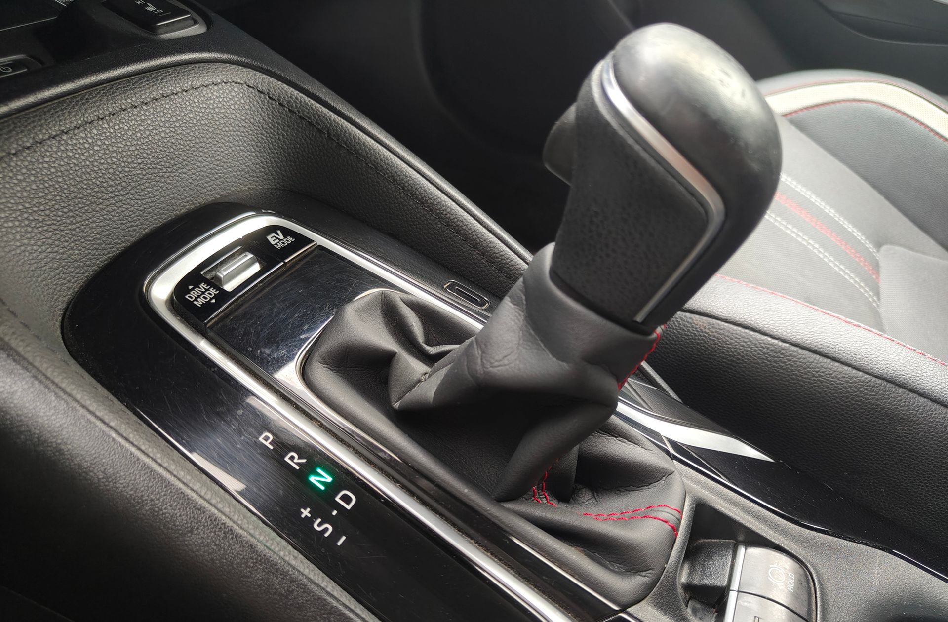 Toyota Corolla 180H GR-Sport E-CVT - foto 5