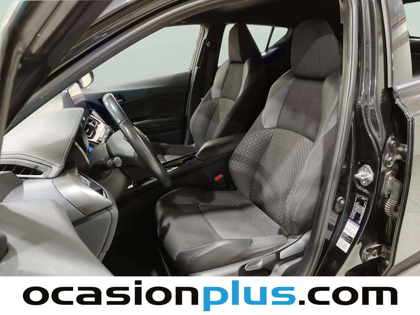 Foto Toyota C-HR Toyota C-HR 180H Advance (184 CV)