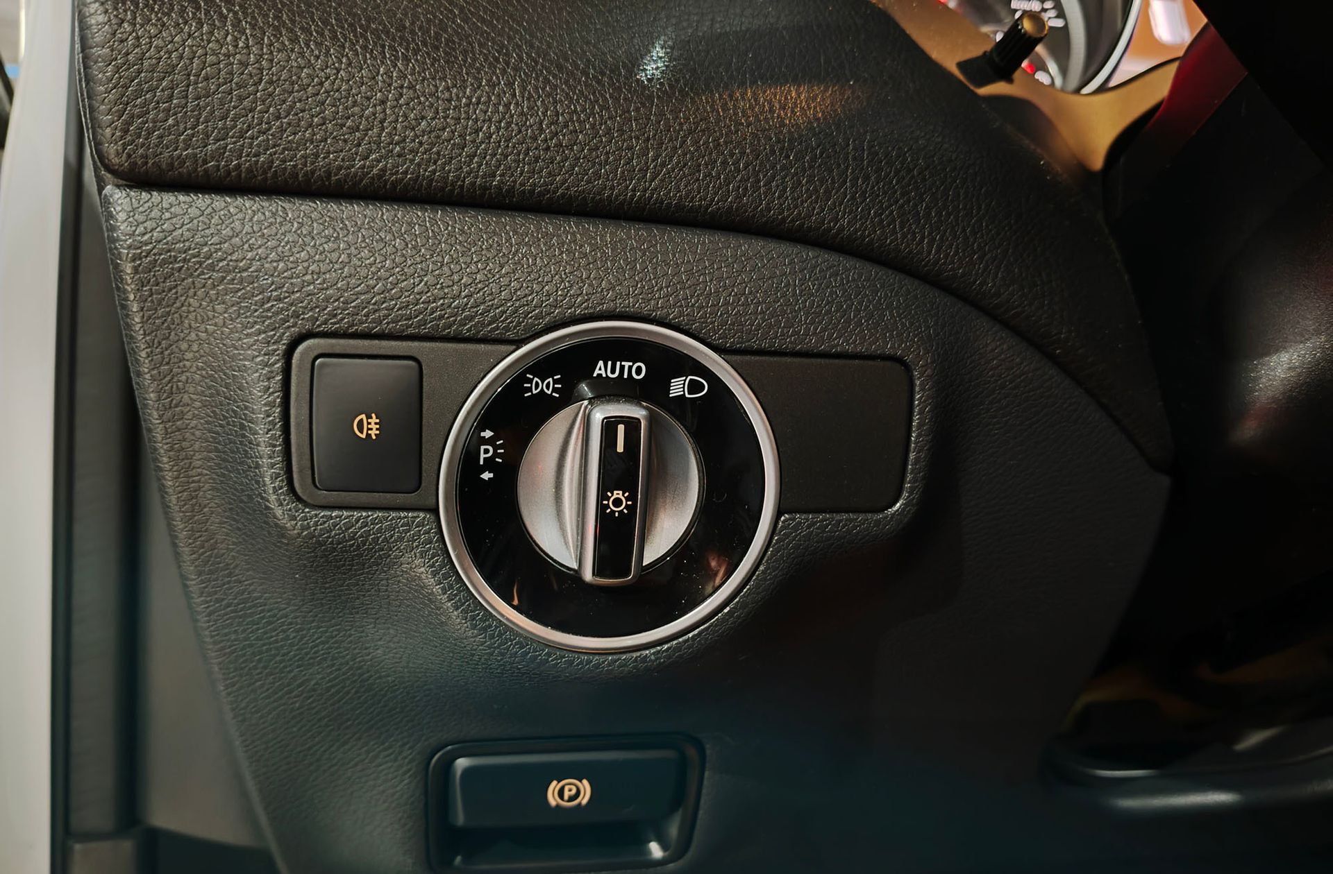 Mercedes-Benz GLA 180 - foto 26