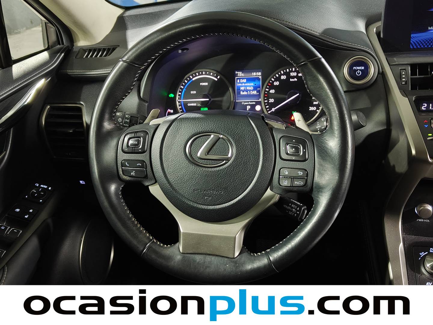 Foto Lexus NX Lexus NX 300h Business 2WD (197 CV)