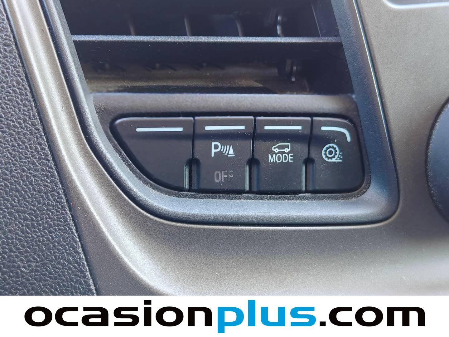Extras y acabados del Ford Transit Ford Transit Furgon 350 L3H2 Trend RWD (130 CV)