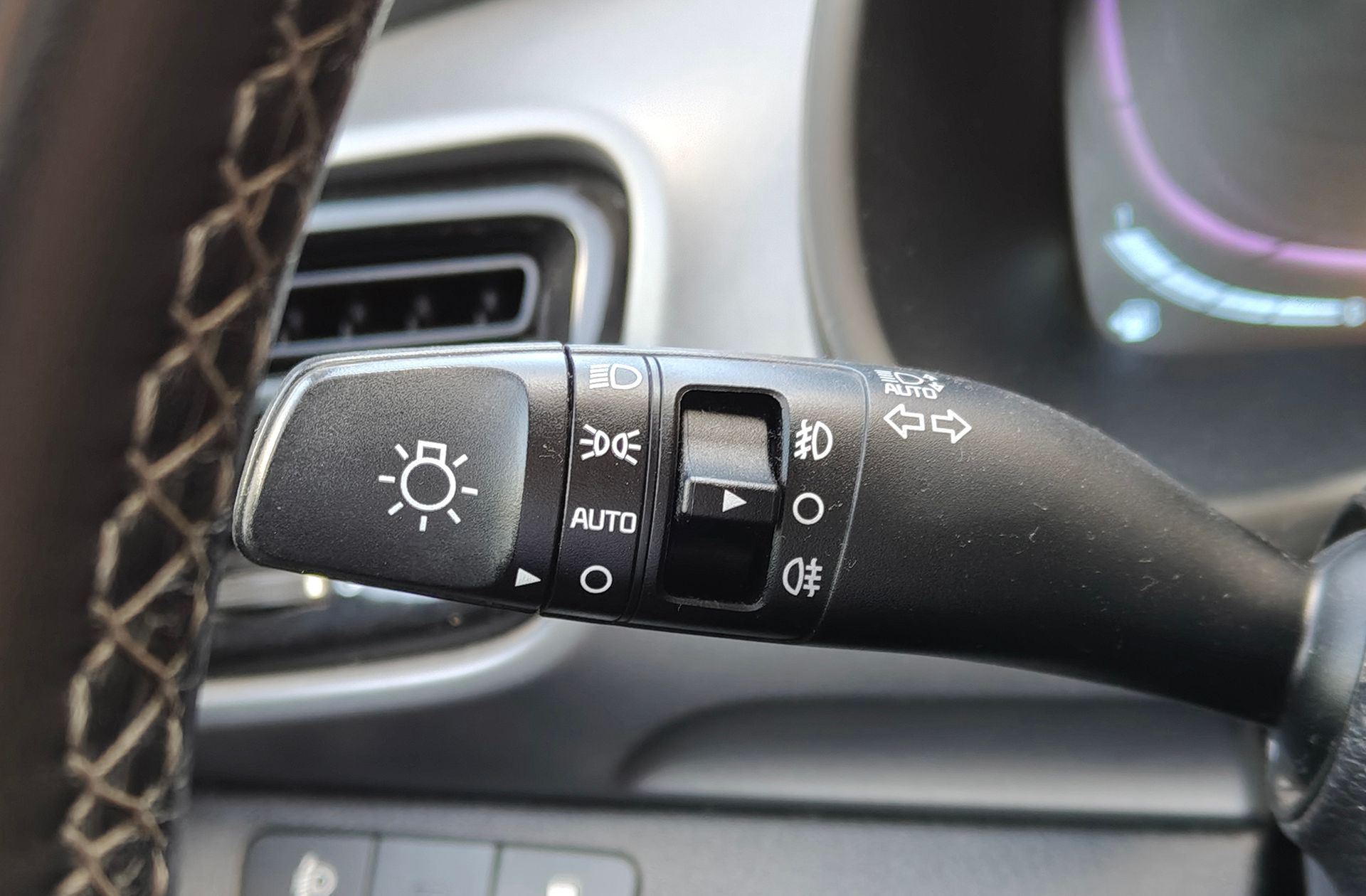 Kia Stonic 1.0 T-GDi Drive DCT - foto 24