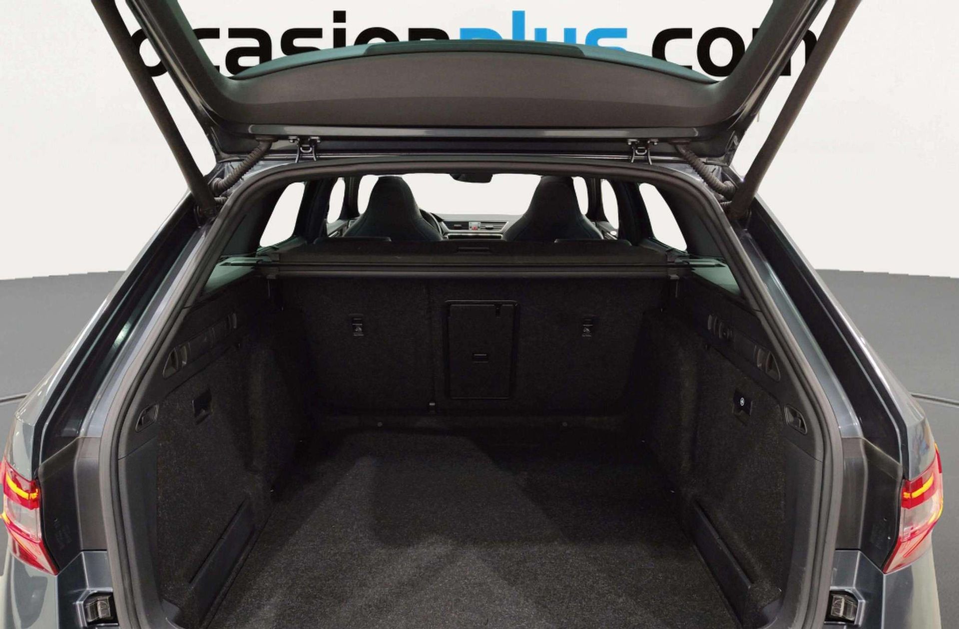 Škoda Superb Combi 2.0 TDI Sport Line DSG - foto 19