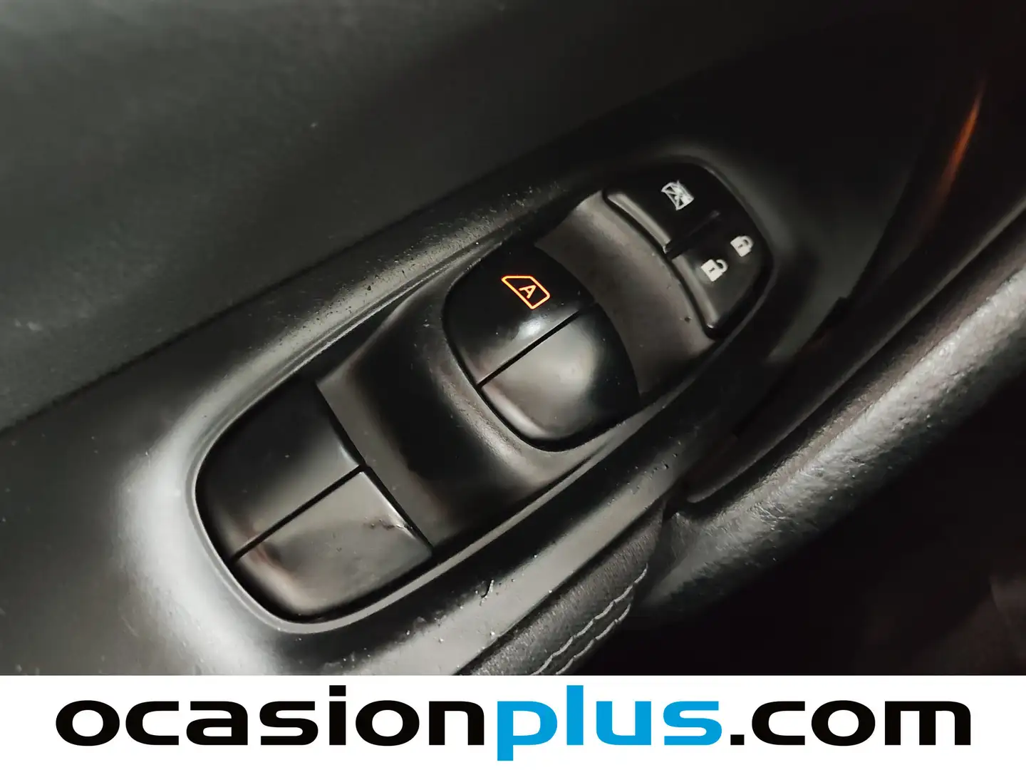 Foto Nissan QASHQAI Nissan Qashqai 1.2 DIG-T N-Connecta 4x2 XTronic (115 CV)