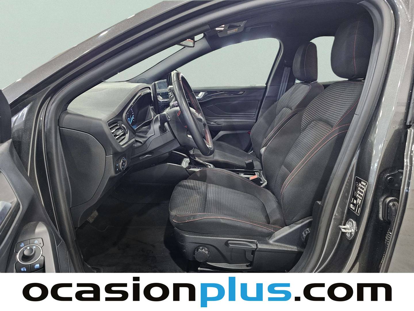 Foto asientos delanteros Ford Focus Ford Focus 1.0 Ecoboost MHEV ST-Line Auto (155 CV)