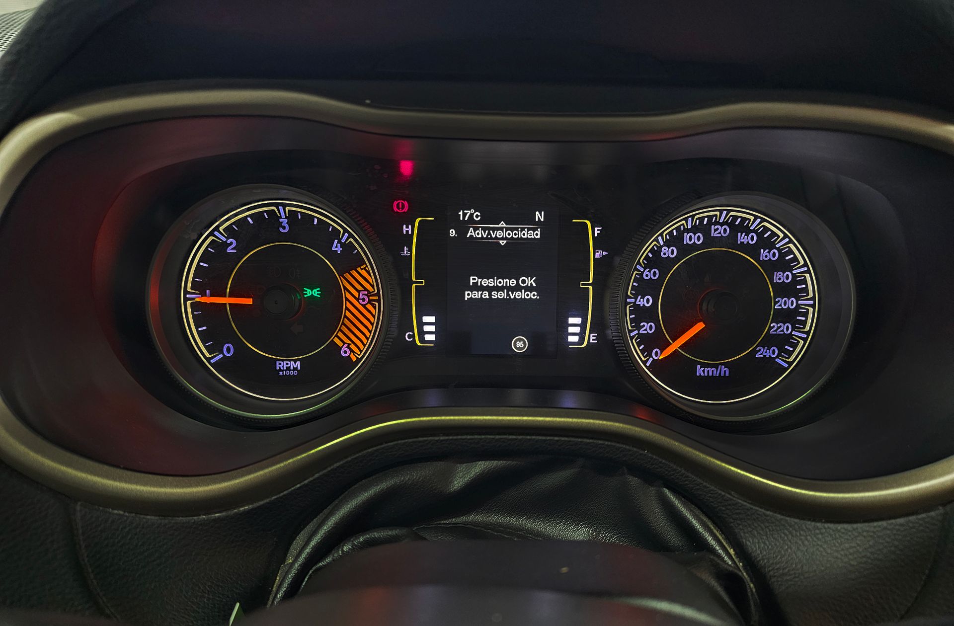 Jeep Cherokee 2.0 Diesel Longitude 4x2 - foto 27