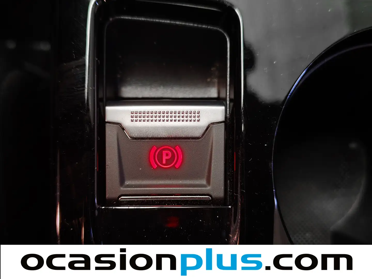 Foto Peugeot 2008 Peugeot 2008 Allure Hybrid eDCS6 (145 CV)