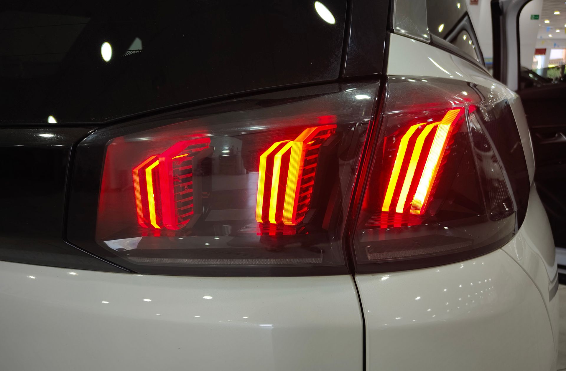 Peugeot 5008 PureTech 130 Allure Pack 7 plazas - foto 18