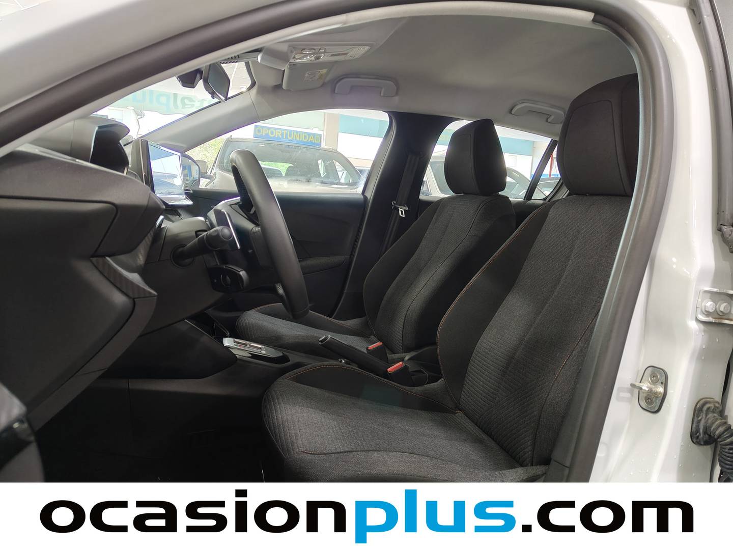 Foto asientos delanteros Peugeot 208 Peugeot 208 Style Hybrid 110 eDCS6 (110 CV)