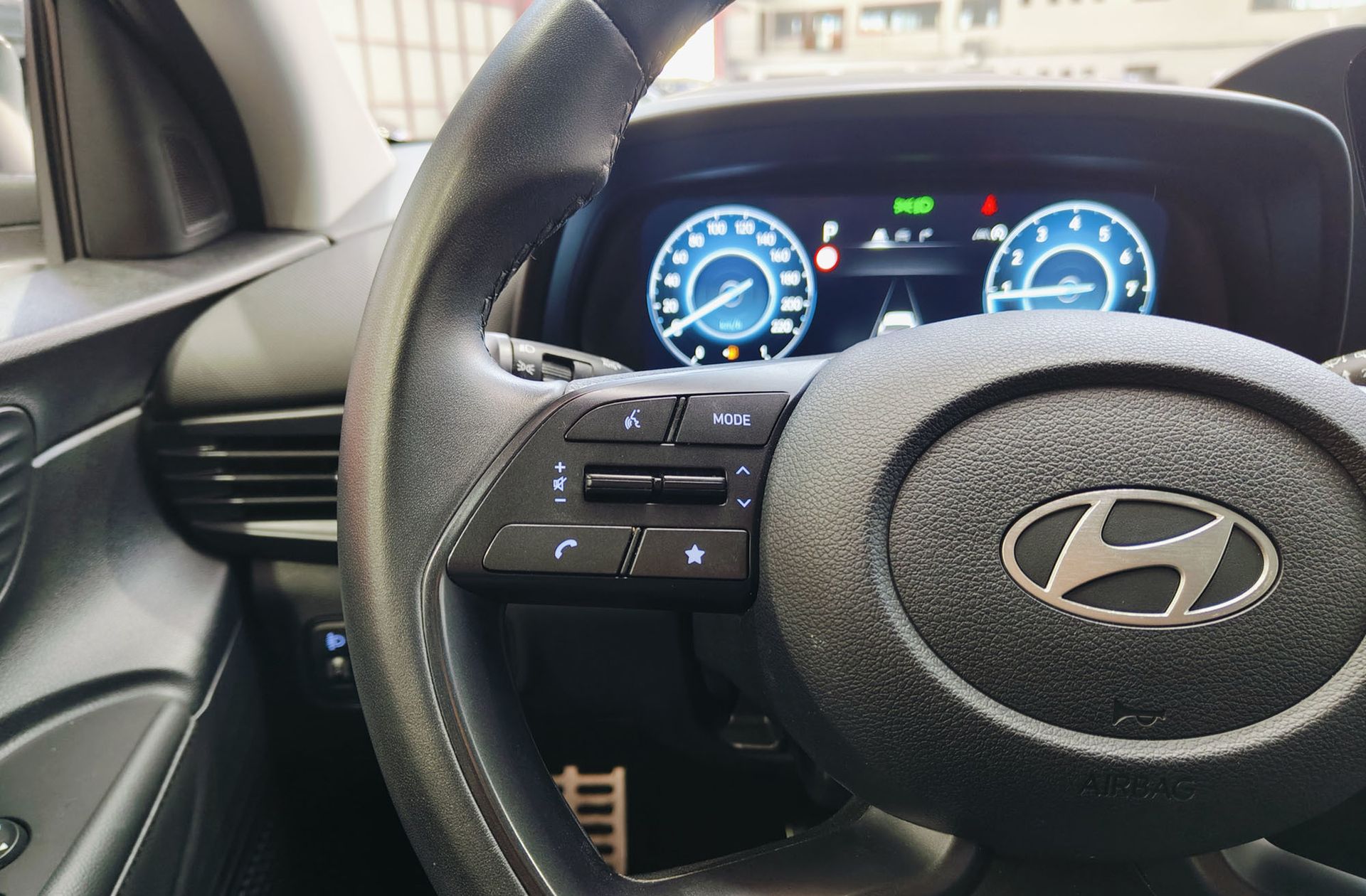 Hyundai Bayon 1.0 T-GDi 48V Tecno DCT - foto 26