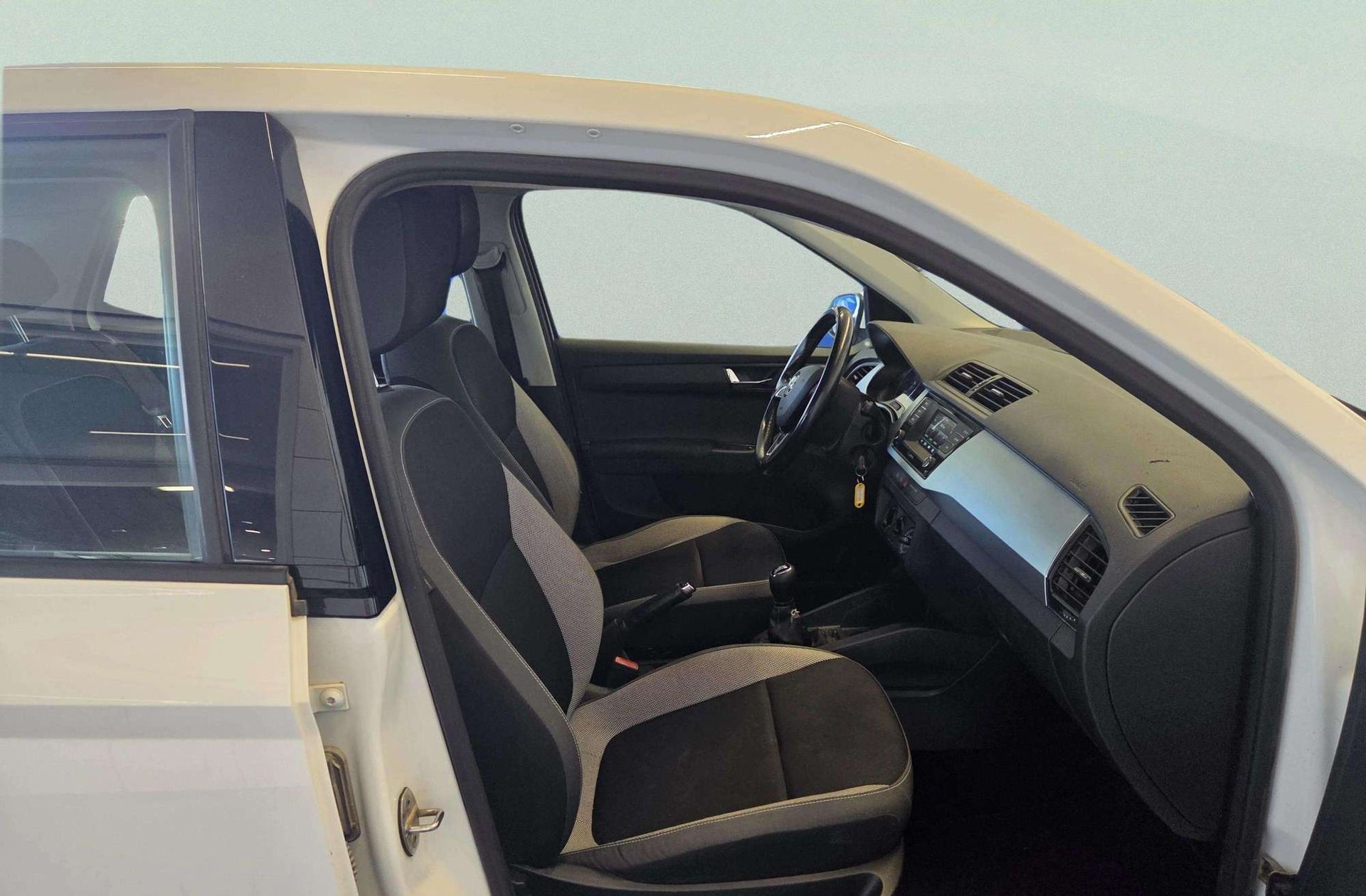 Škoda Fabia 1.0 MPI Like - foto 14